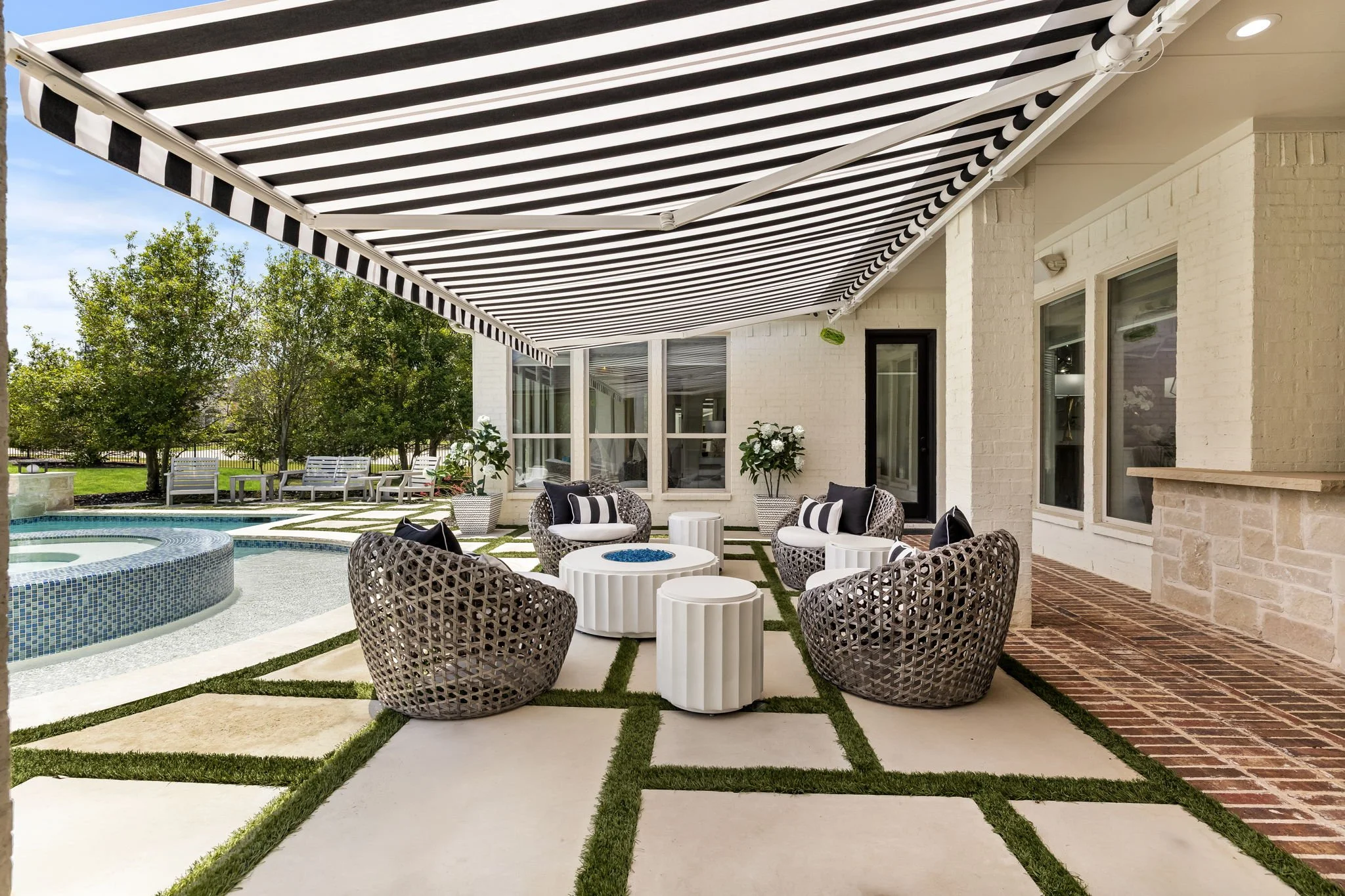 50-web-or-mls-2120 Meadow View-50.jpg