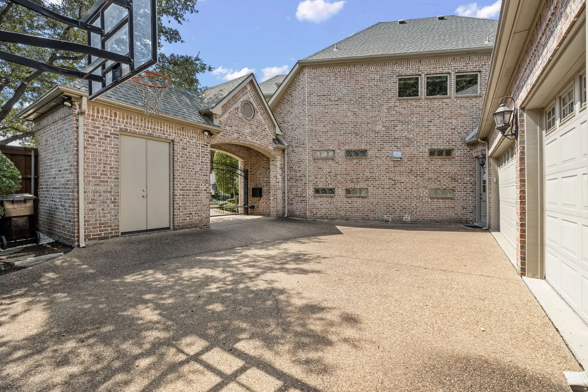 57-web-or-mls-3020 Shelton Way-57.jpg