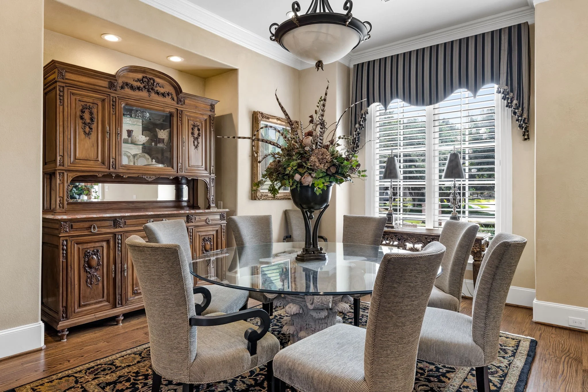 13-web-or-mls-3020 Shelton Way-13.jpg