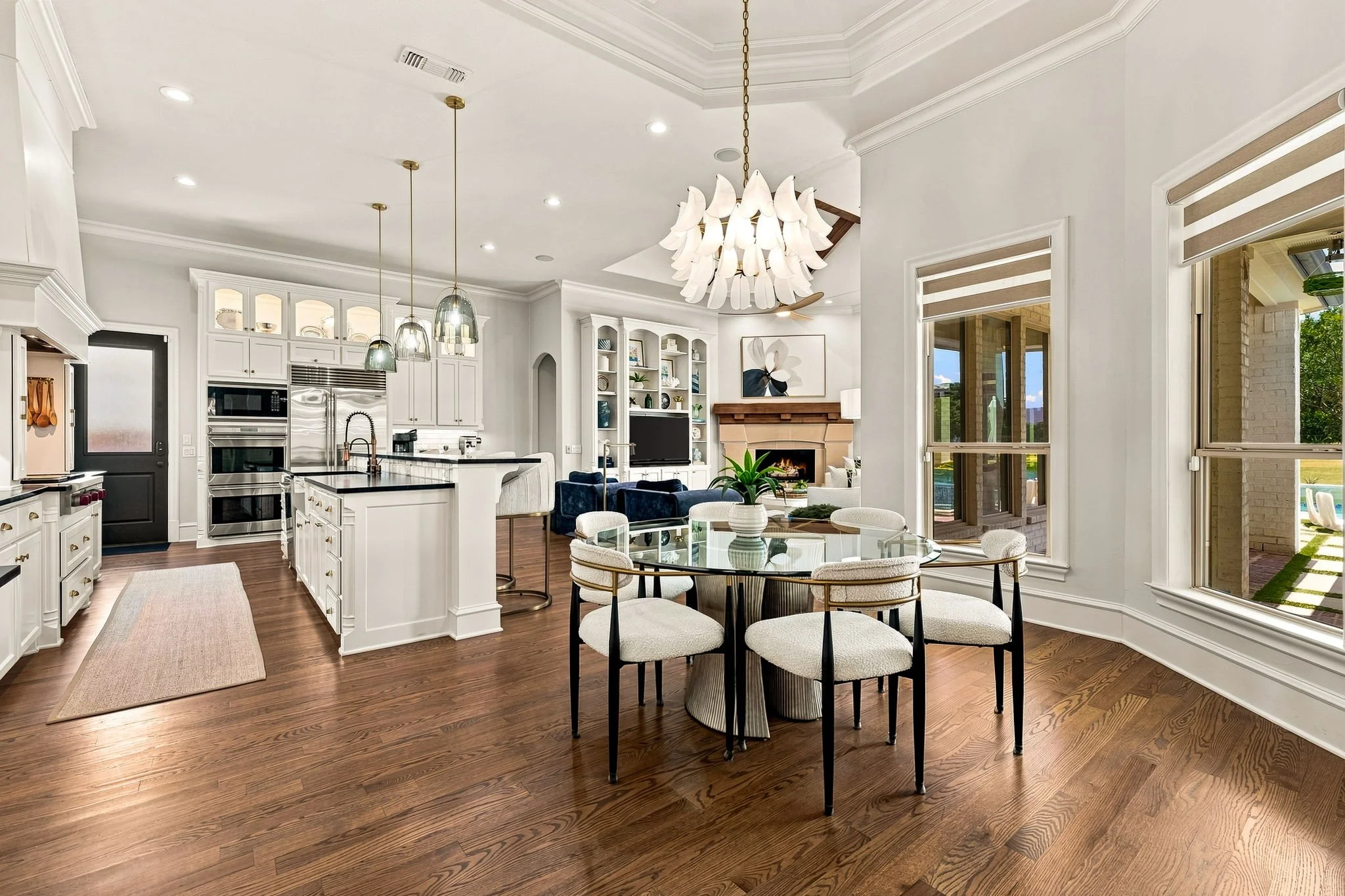 10-web-or-mls-2120 Meadow View-10.jpg