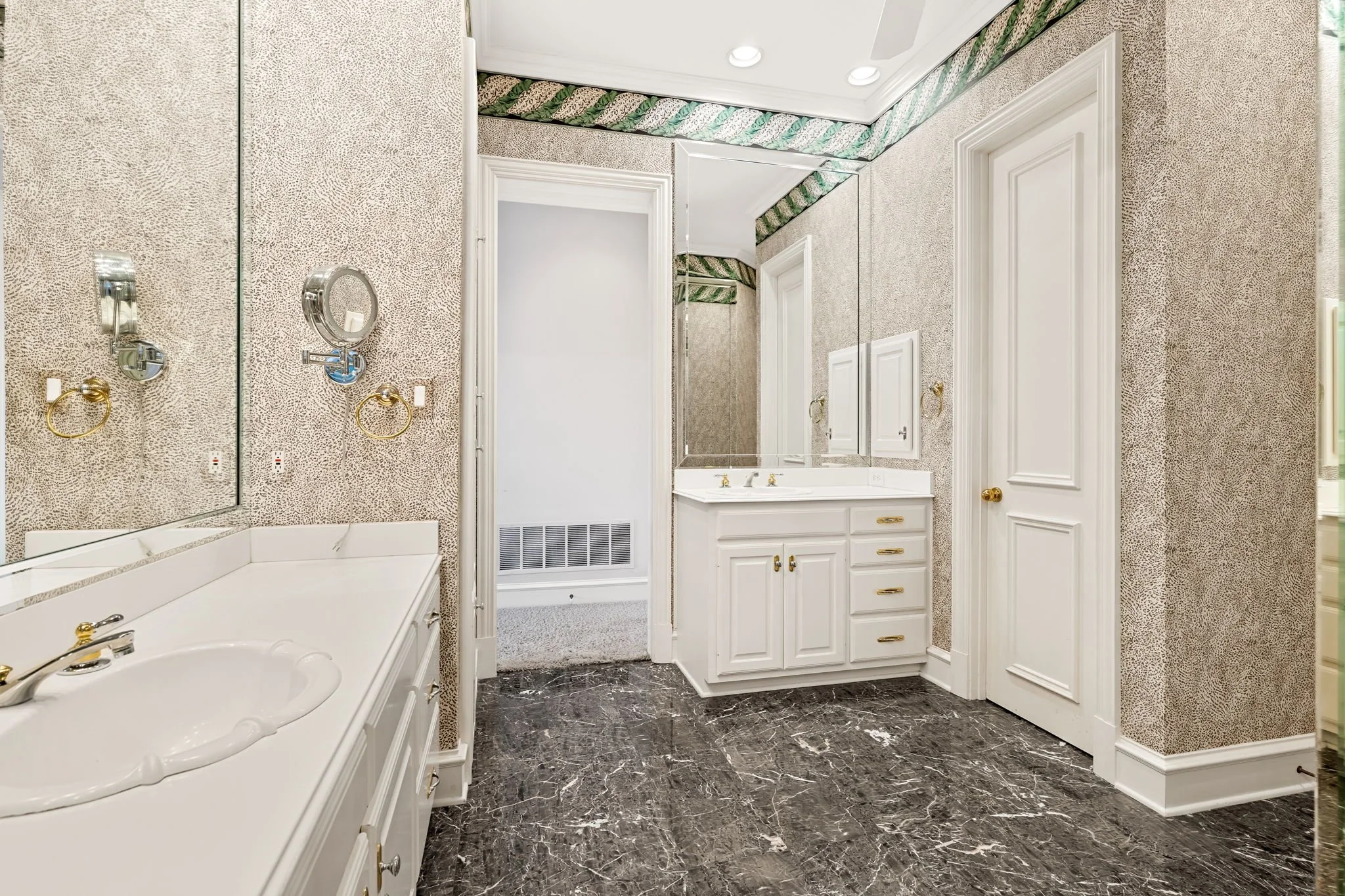 38-web-or-mls-1504 Eastwick-38.jpg