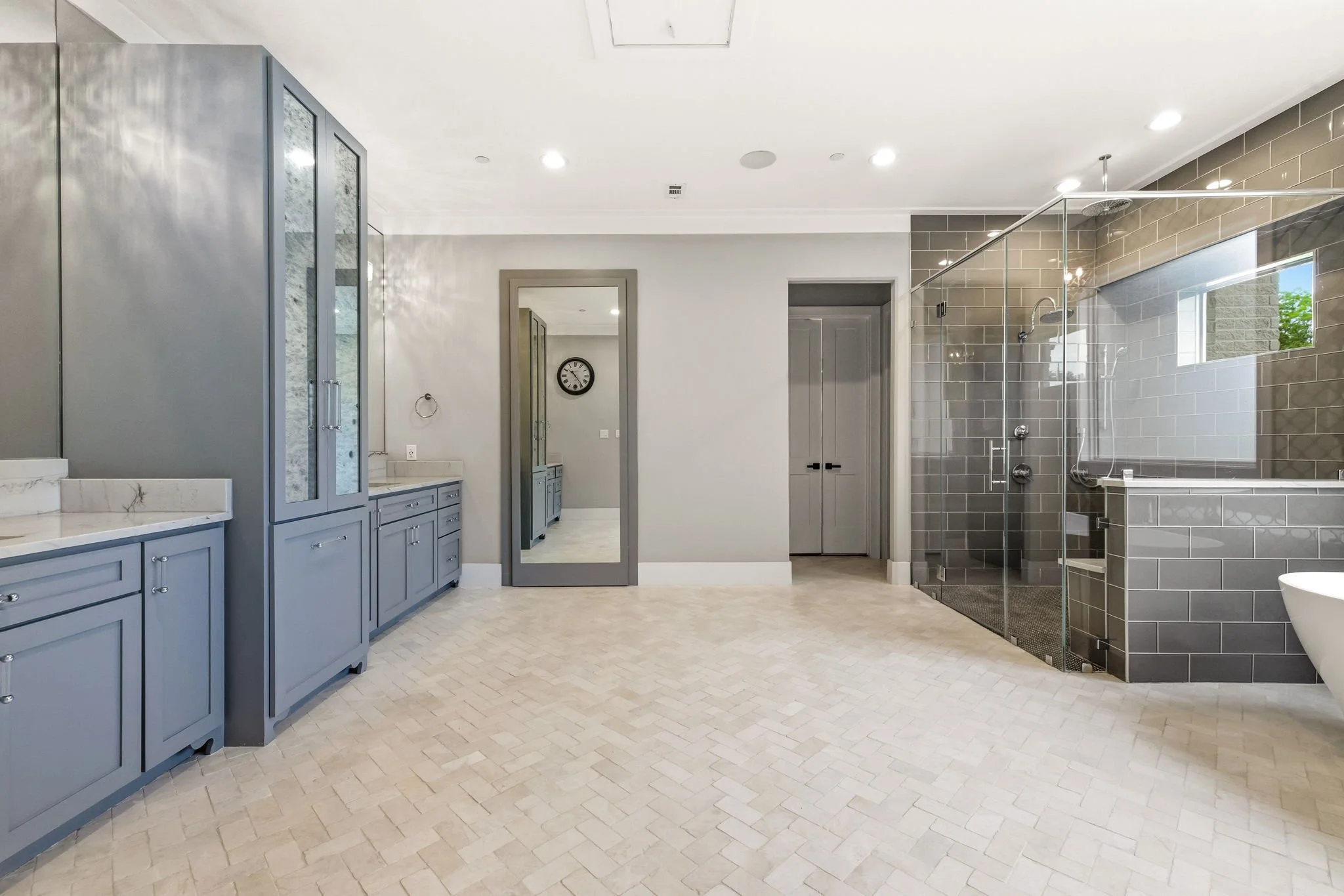 22-web-or-mls-7851 Meadow Hill-22.jpg