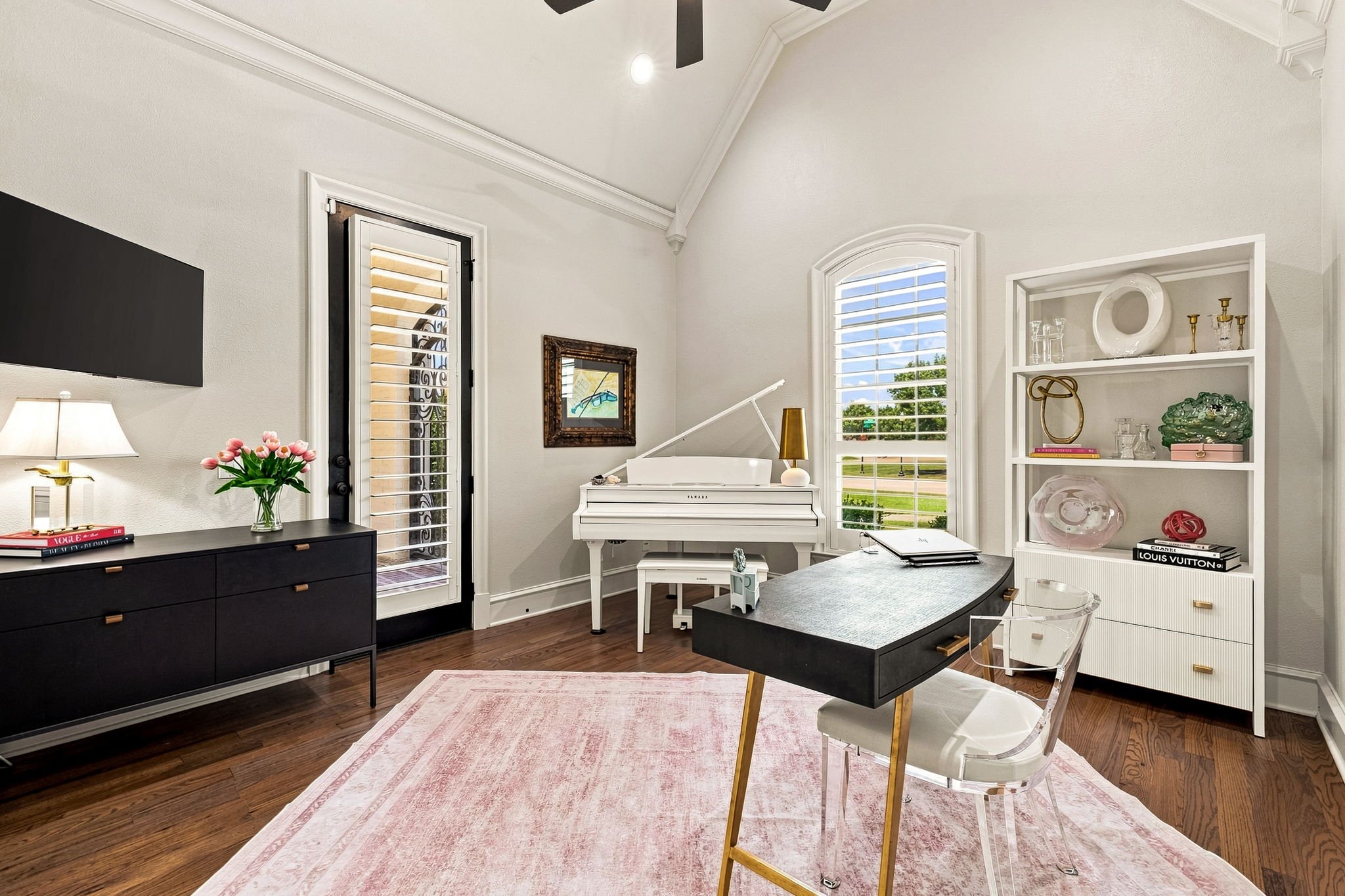 38-web-or-mls-2120 Meadow View-38.jpg