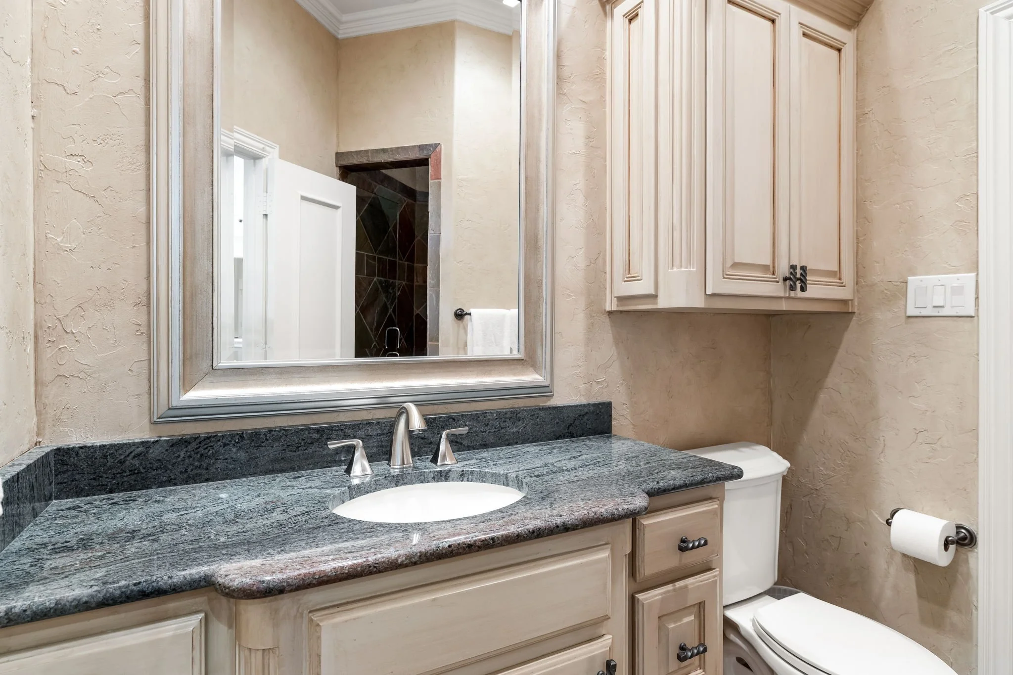 40-web-or-mls-3020 Shelton Way-40.jpg