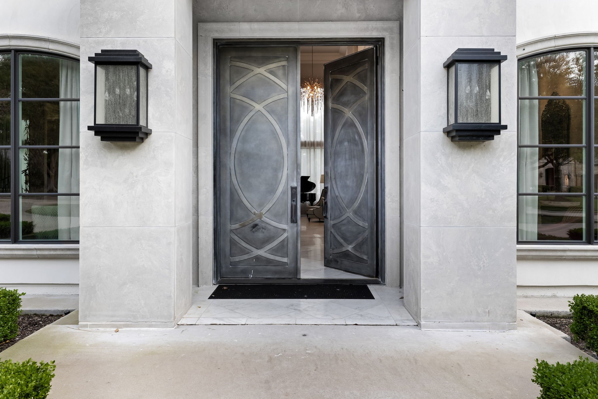 2-web-or-mls-5704 Arcady Pl-02.jpg