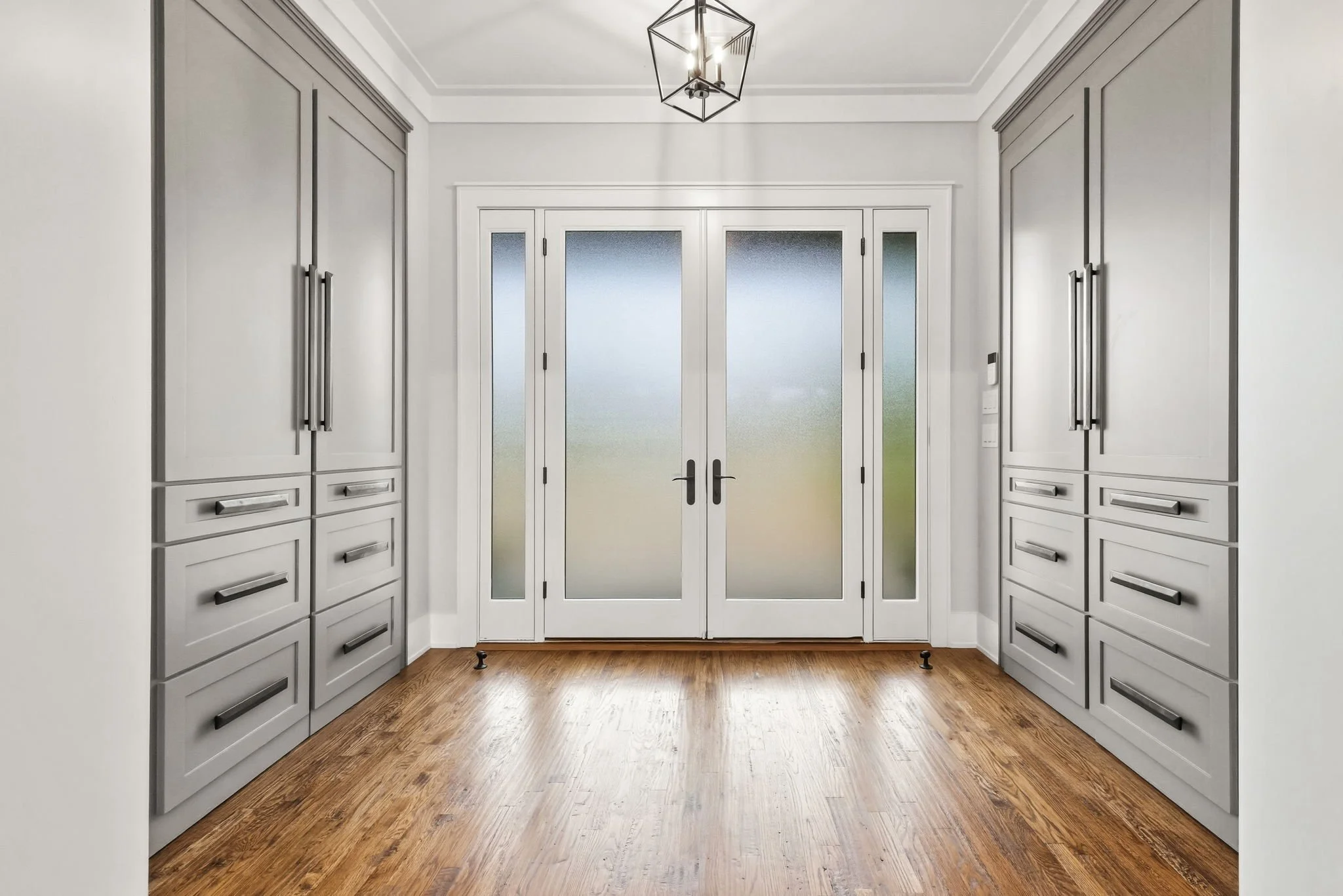 4-web-or-mls-7851 Meadow Hill-4.jpg