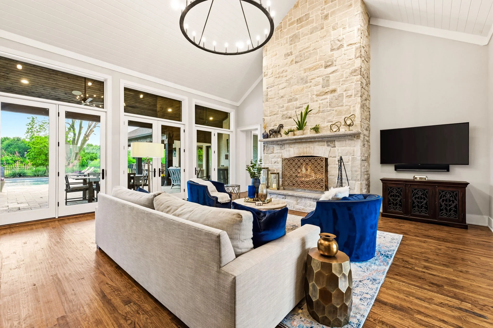 6-web-or-mls-7851 Meadow Hill-6.jpg