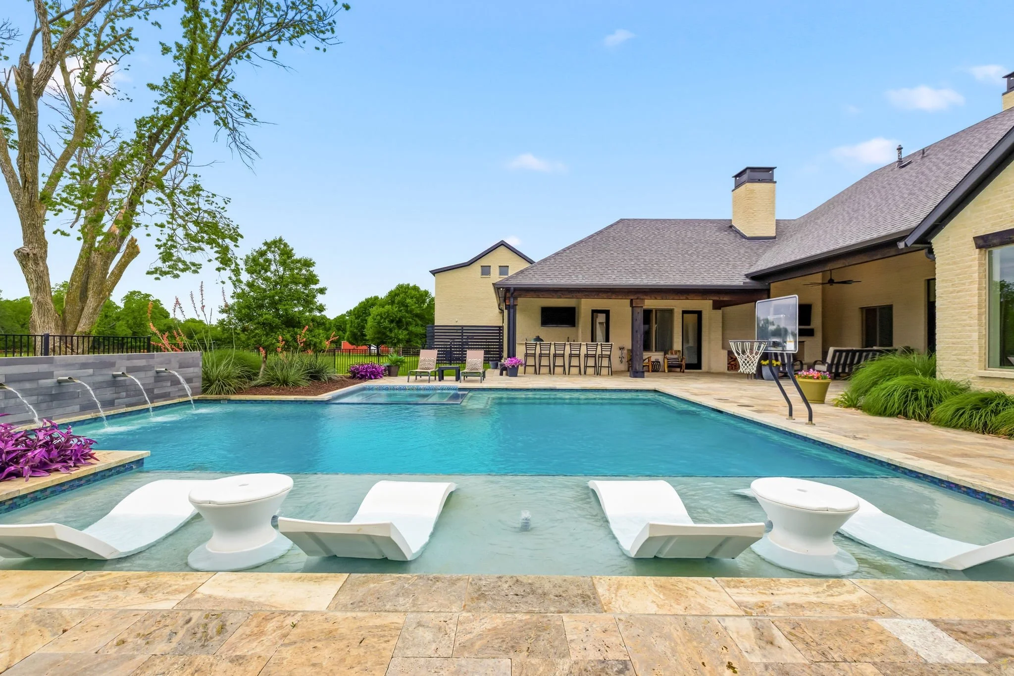 50-web-or-mls-7851 Meadow Hill-50.jpg