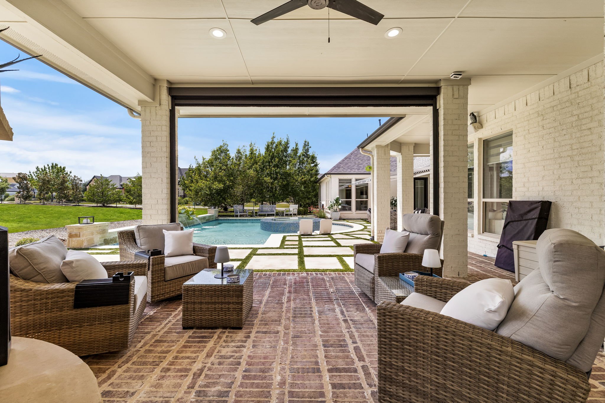 54-web-or-mls-2120 Meadow View-54.jpg