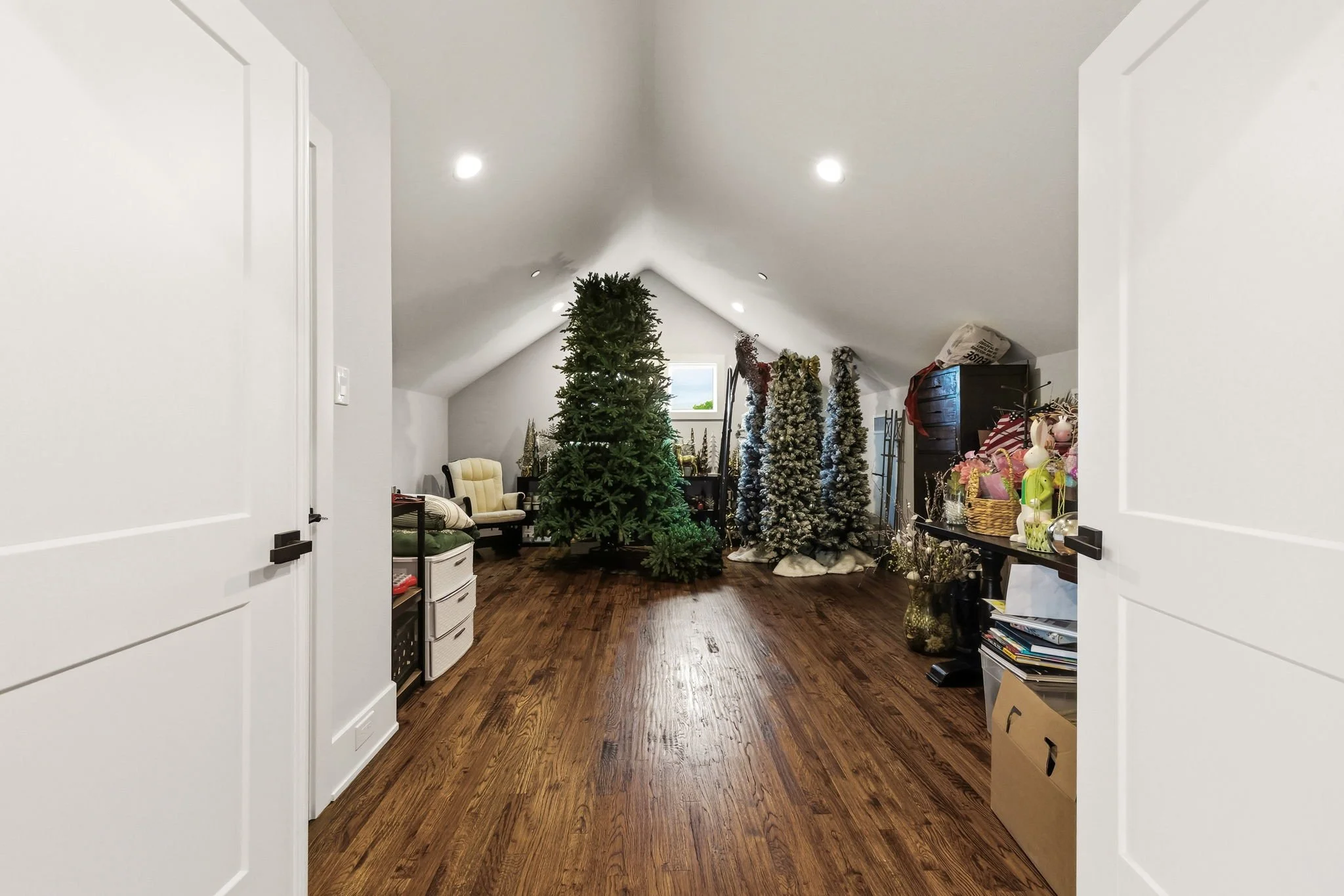 43-web-or-mls-7851 Meadow Hill-43.jpg