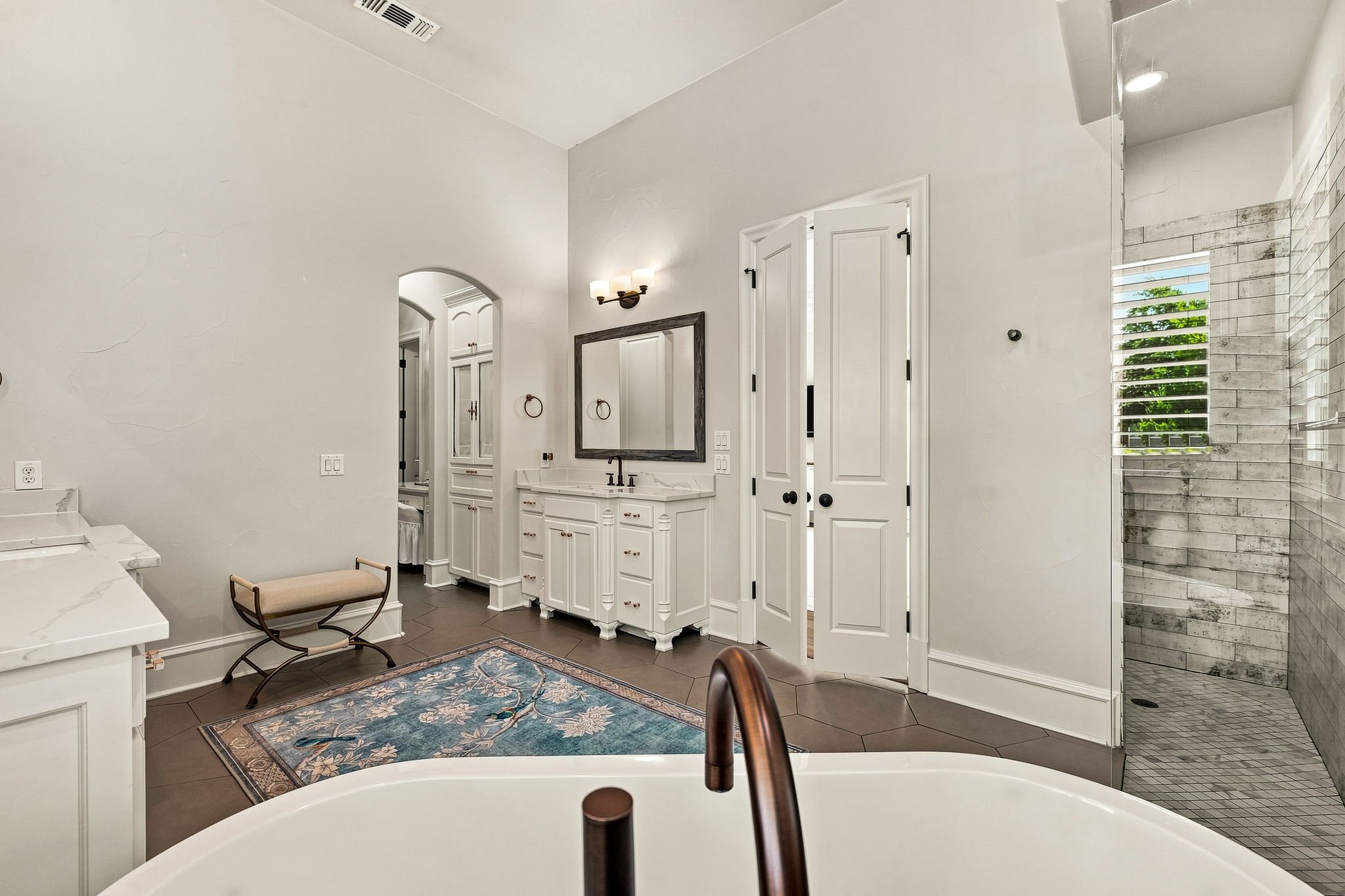 27-web-or-mls-2120 Meadow View-27.jpg