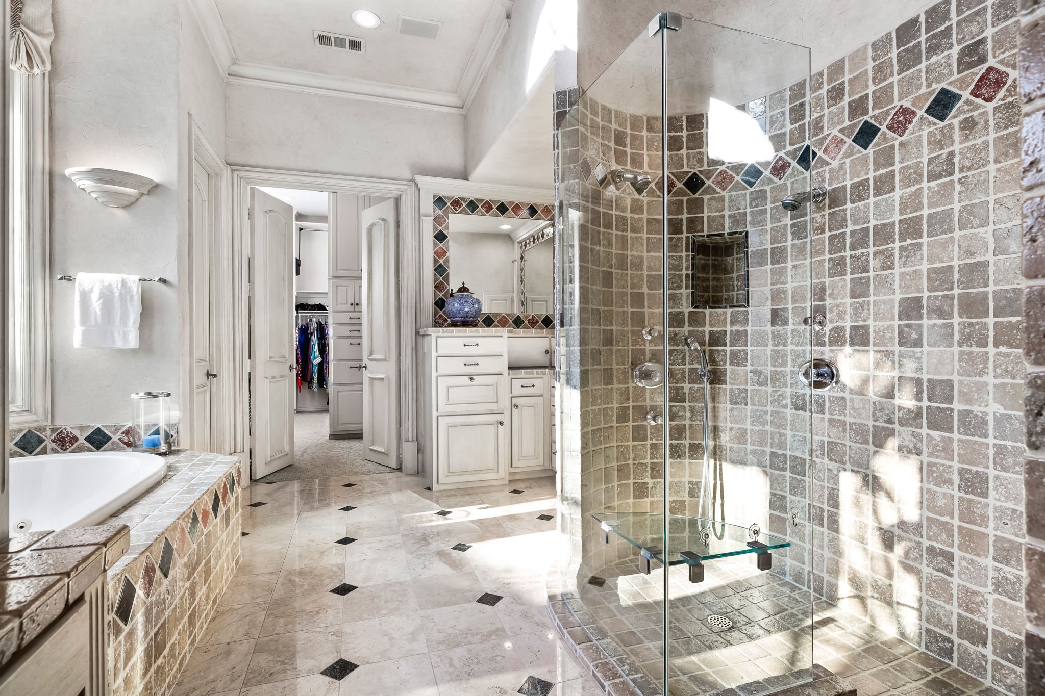 36-web-or-mls-1808 Cliffview-36.jpg