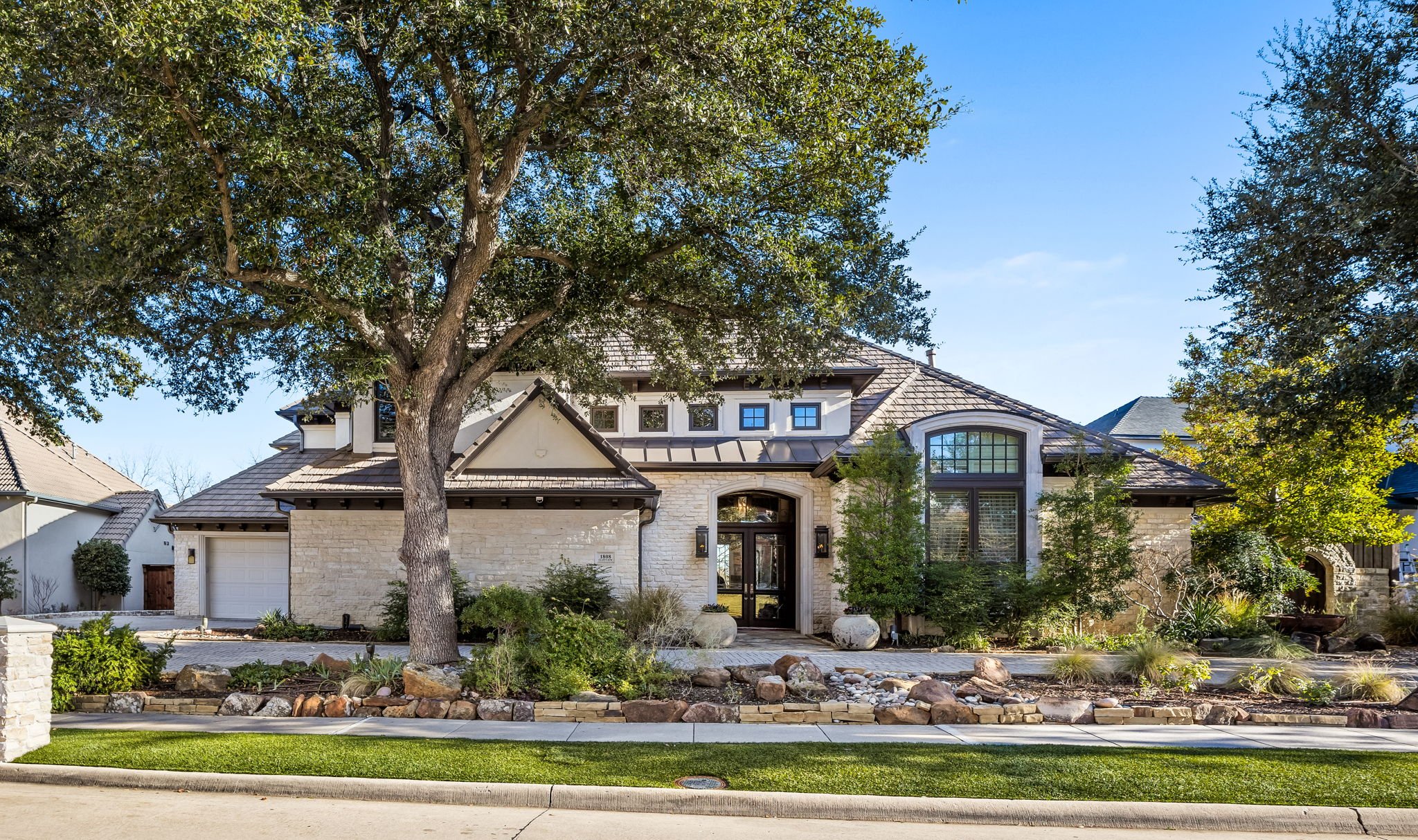 1-web-or-mls-1808 Cliffview-01.jpg