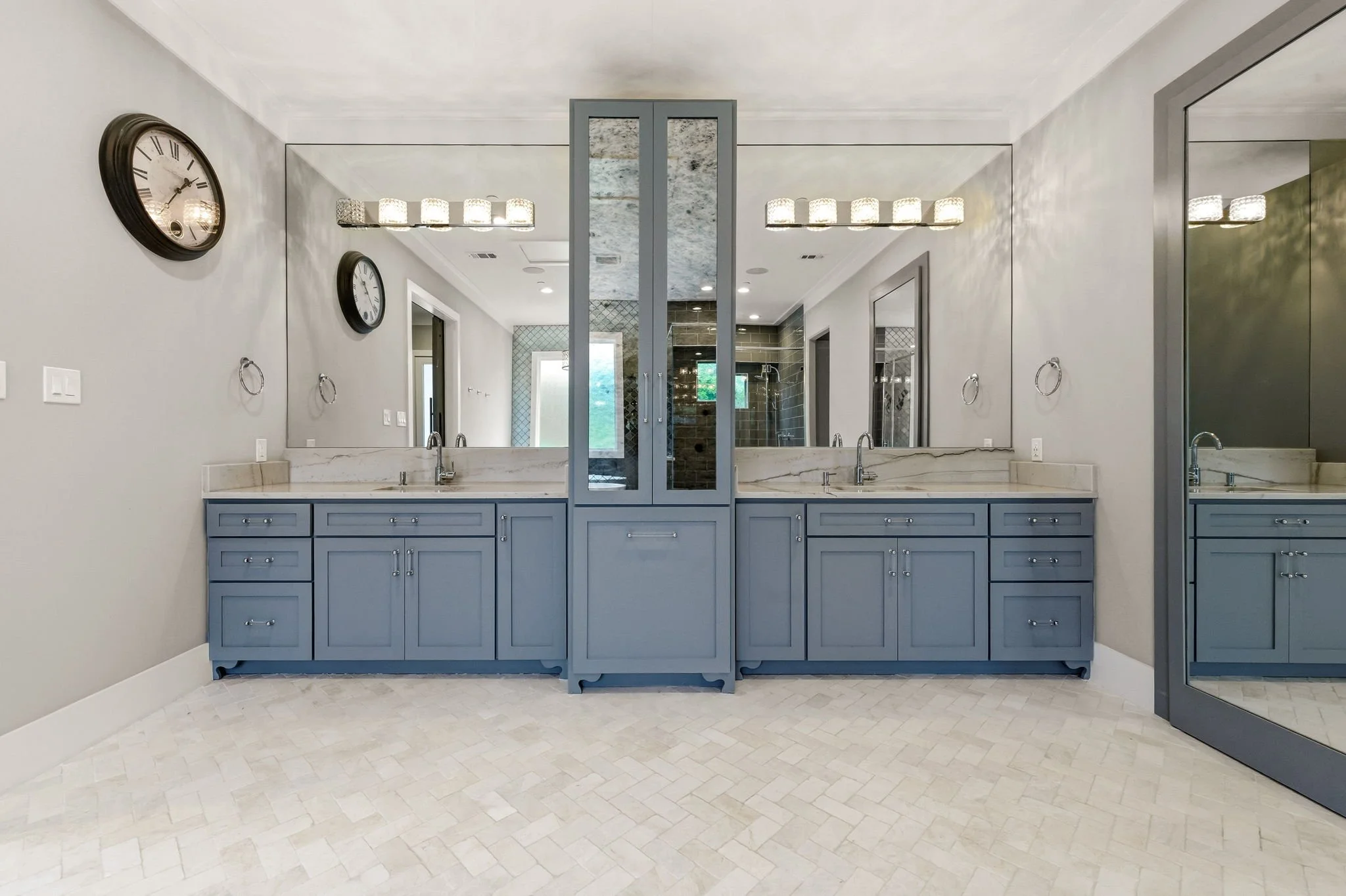 23-web-or-mls-7851 Meadow Hill-23.jpg