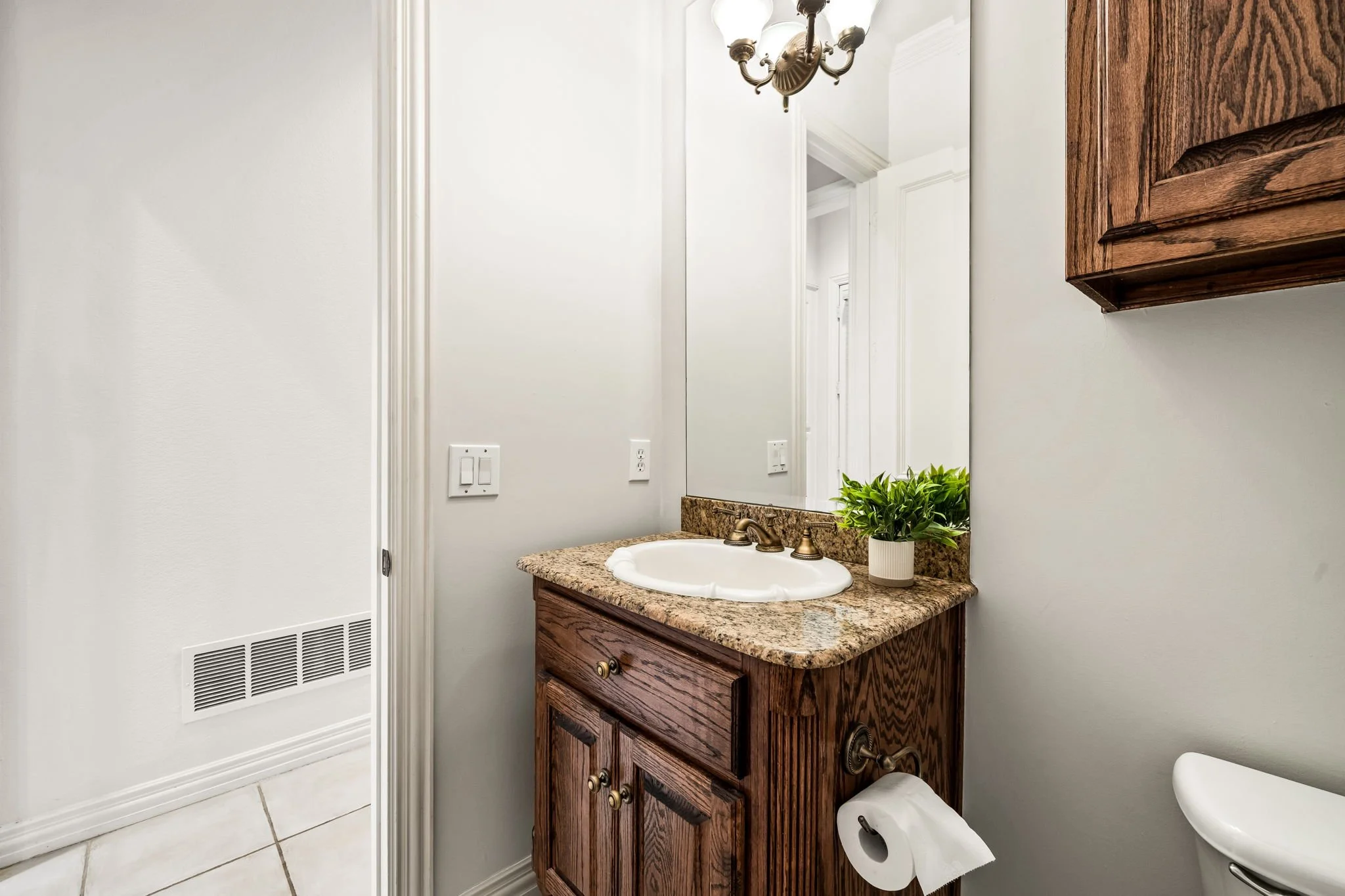 25-web-or-mls-6609 Riverhill-25.jpg