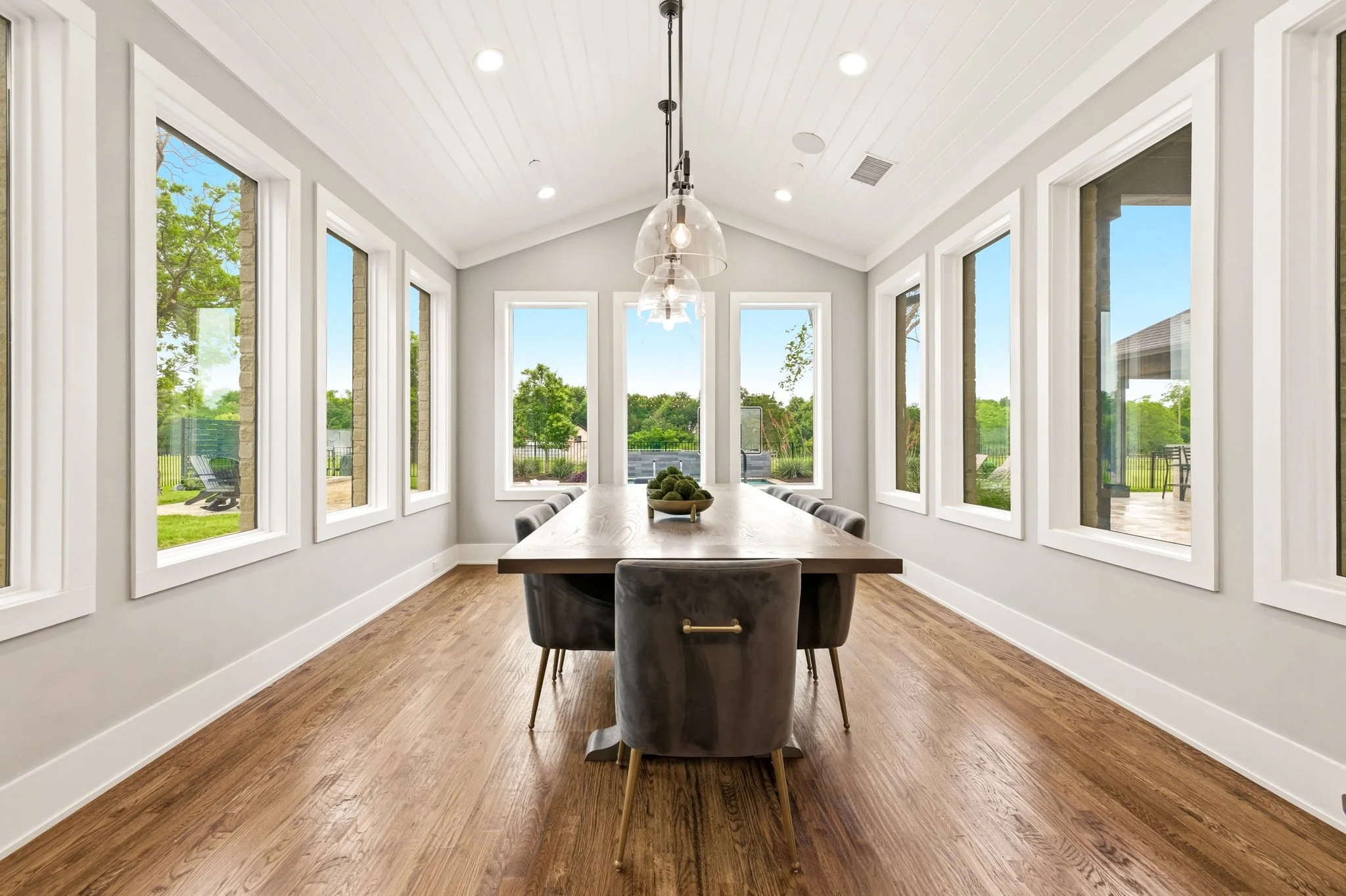 16-web-or-mls-7851 Meadow Hill-16.jpg