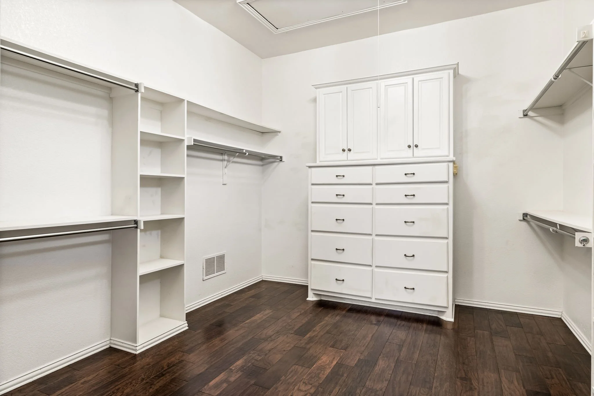 33-web-or-mls-6609 Riverhill-33.jpg