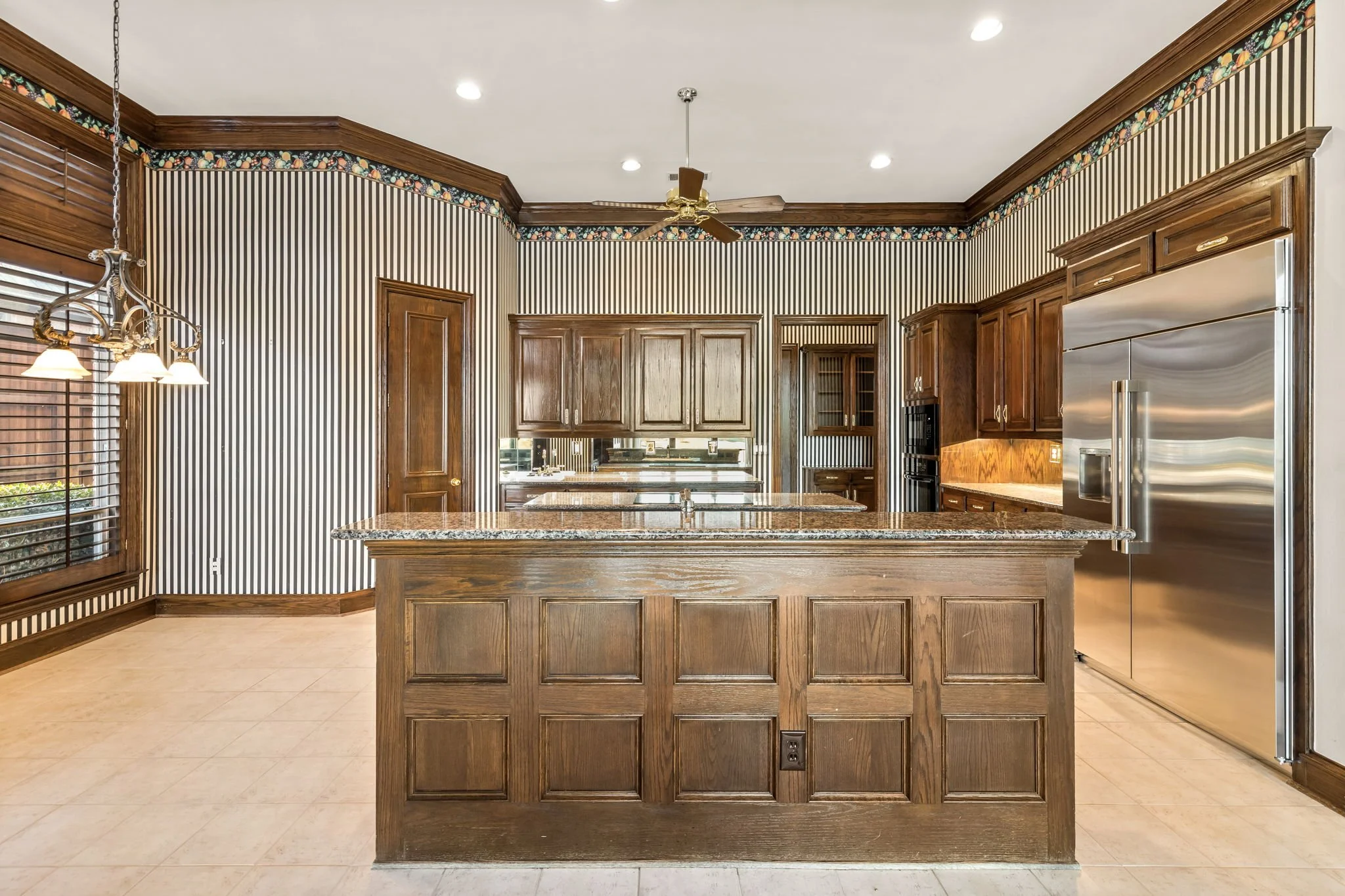 21-web-or-mls-1504 Eastwick-21.jpg