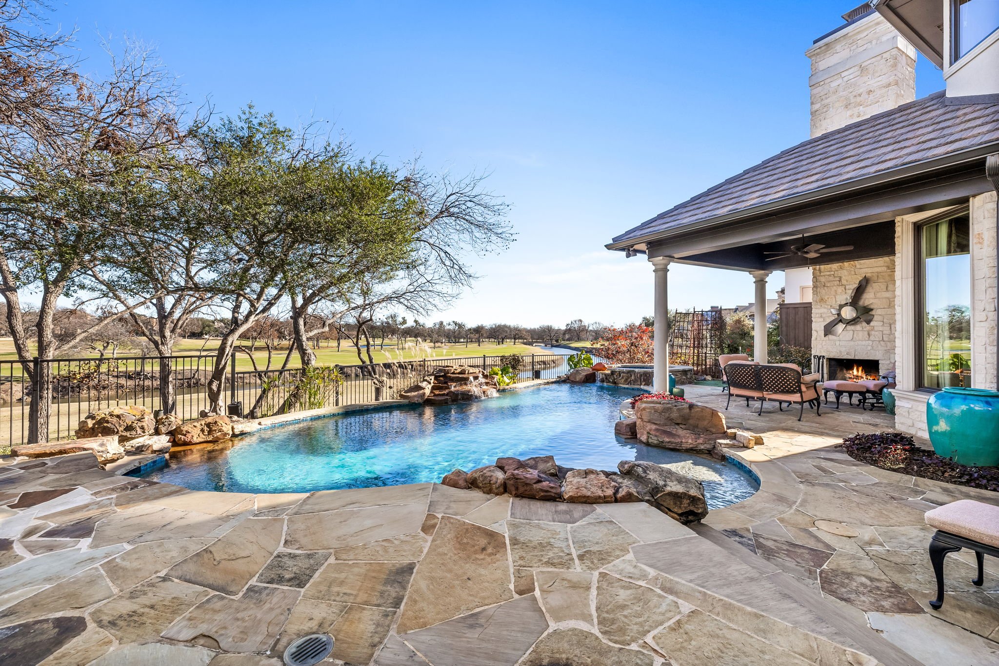 61-web-or-mls-1808 Cliffview-61.jpg