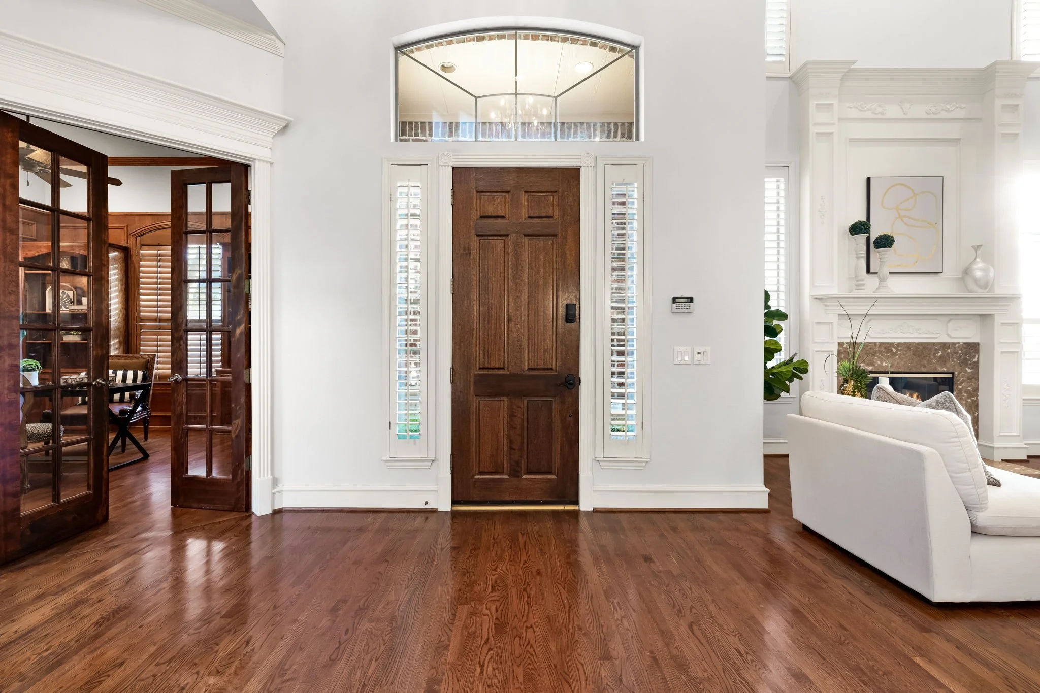 3-web-or-mls-6609 Riverhill-03.jpg