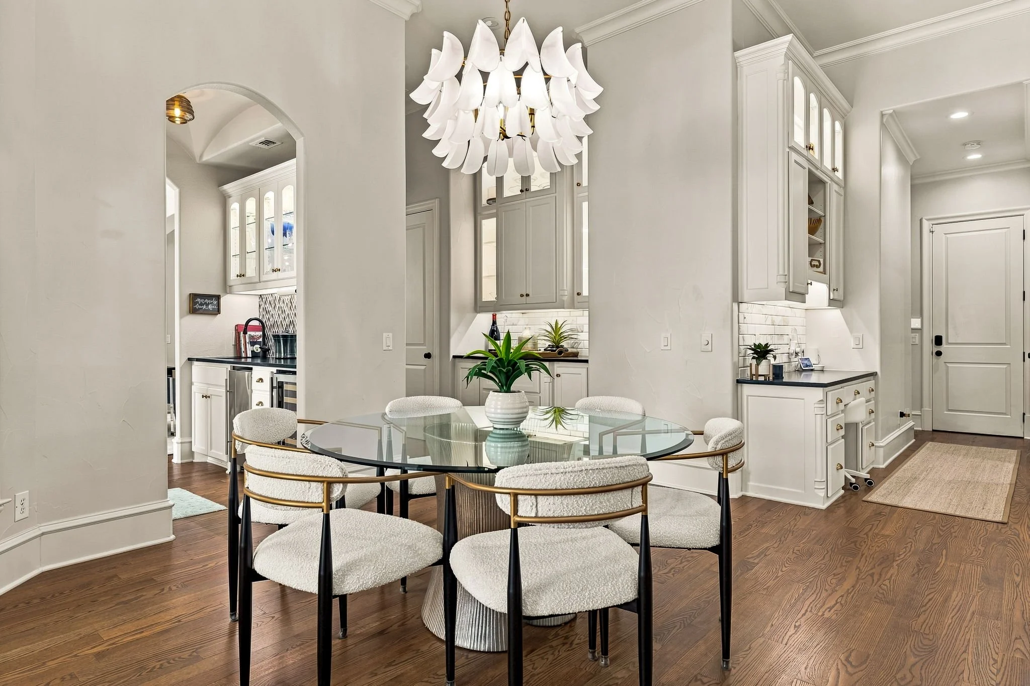 12-web-or-mls-2120 Meadow View-12.jpg