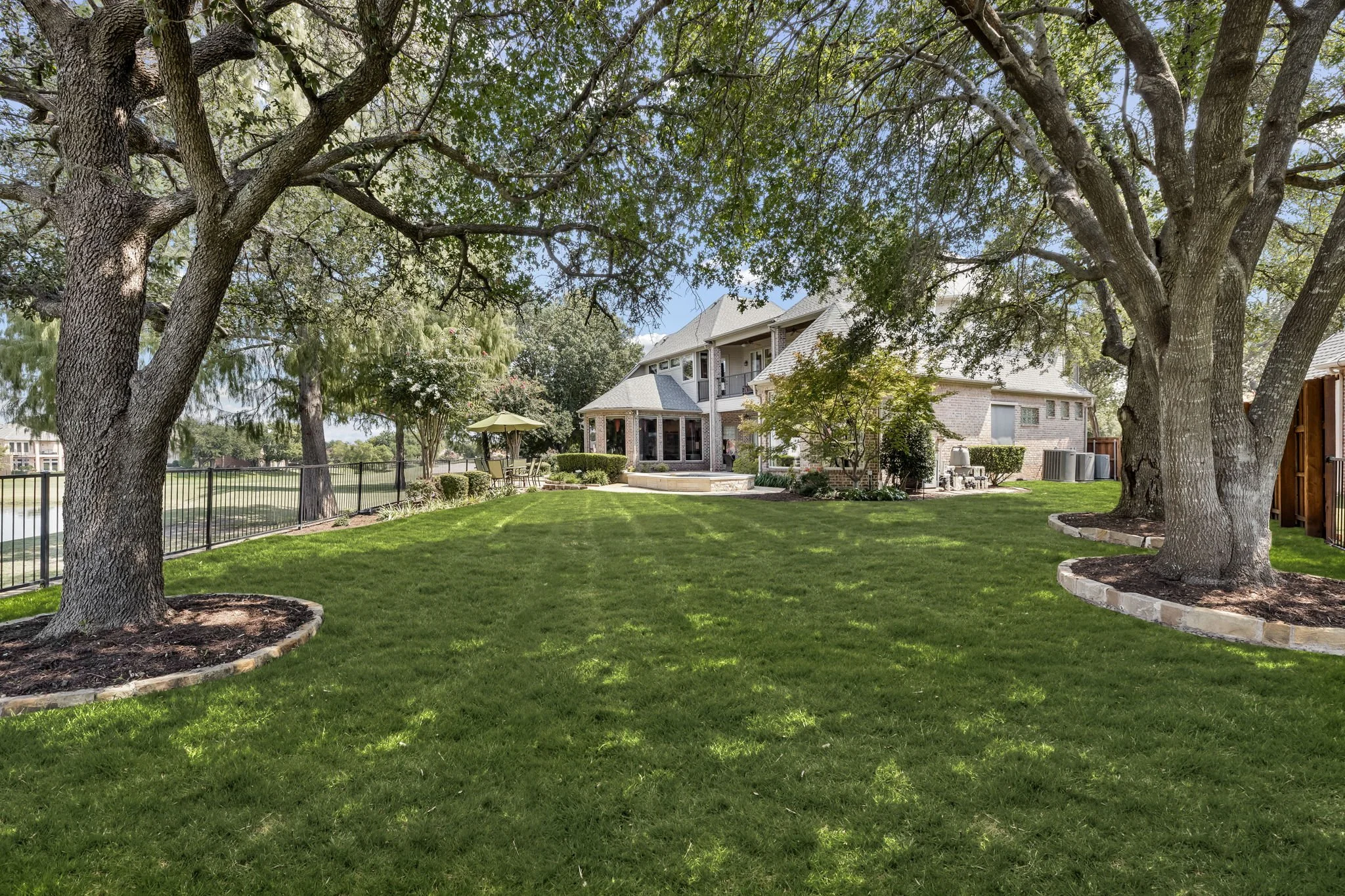 53-web-or-mls-3020 Shelton Way-53.jpg