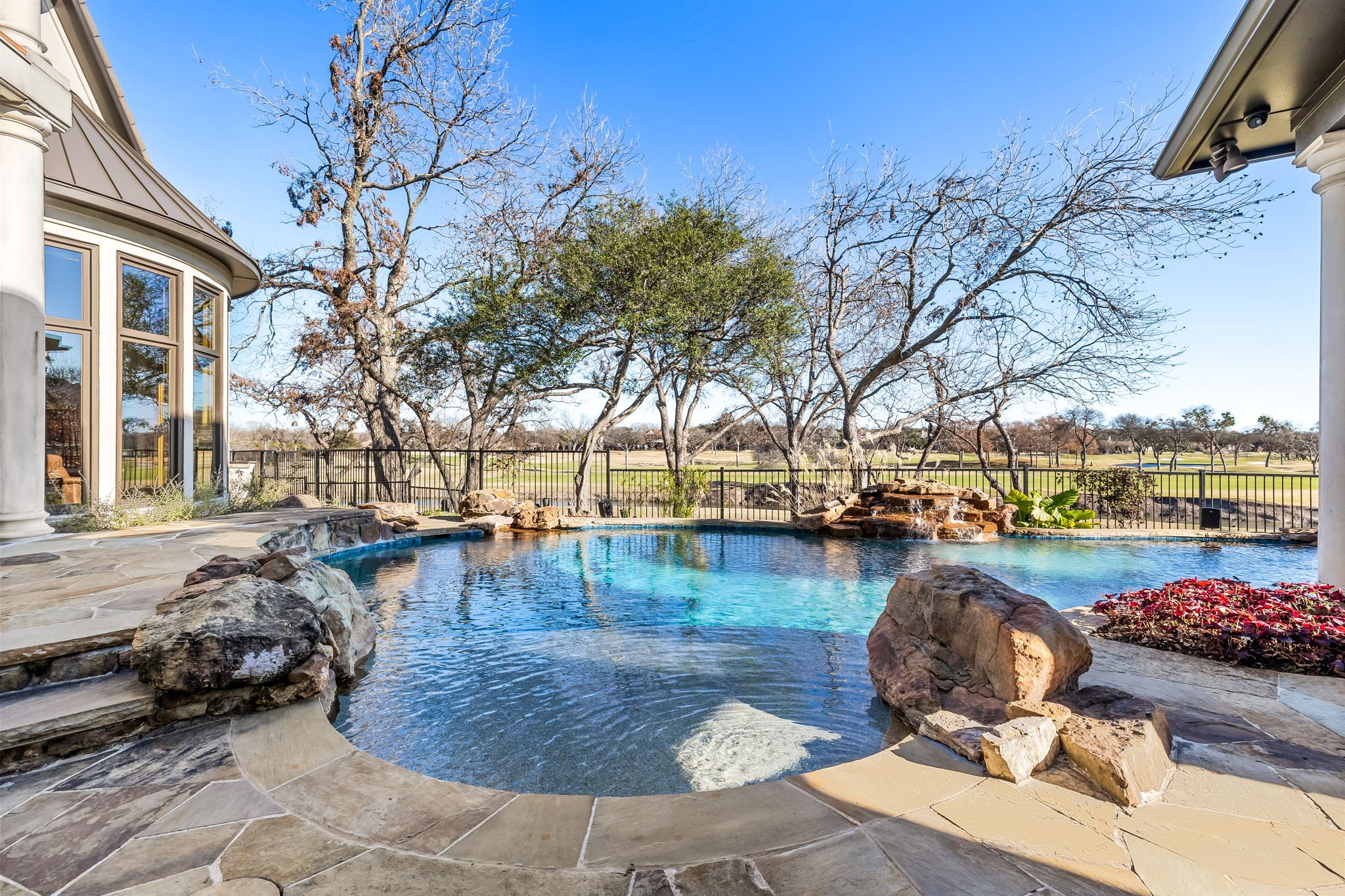 62-web-or-mls-1808 Cliffview-62.jpg