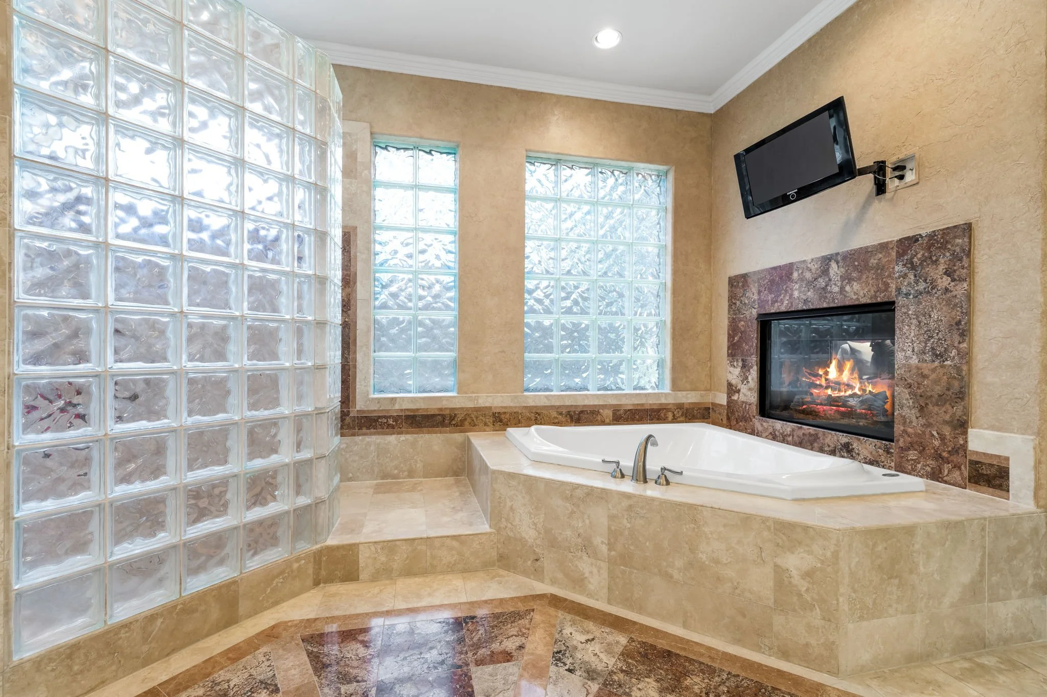 32-web-or-mls-3020 Shelton Way-32.jpg