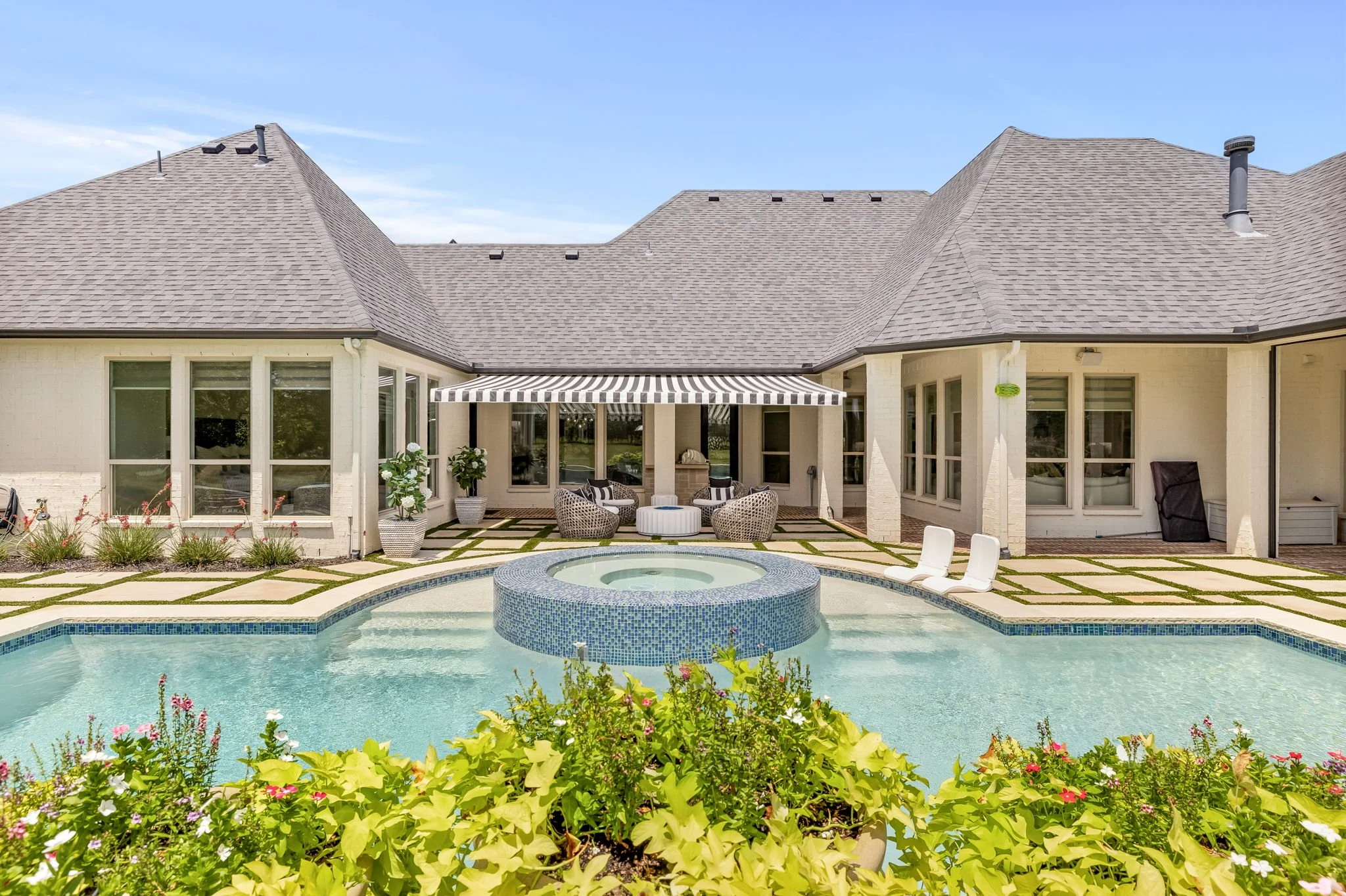 57-web-or-mls-2120 Meadow View-57.jpg