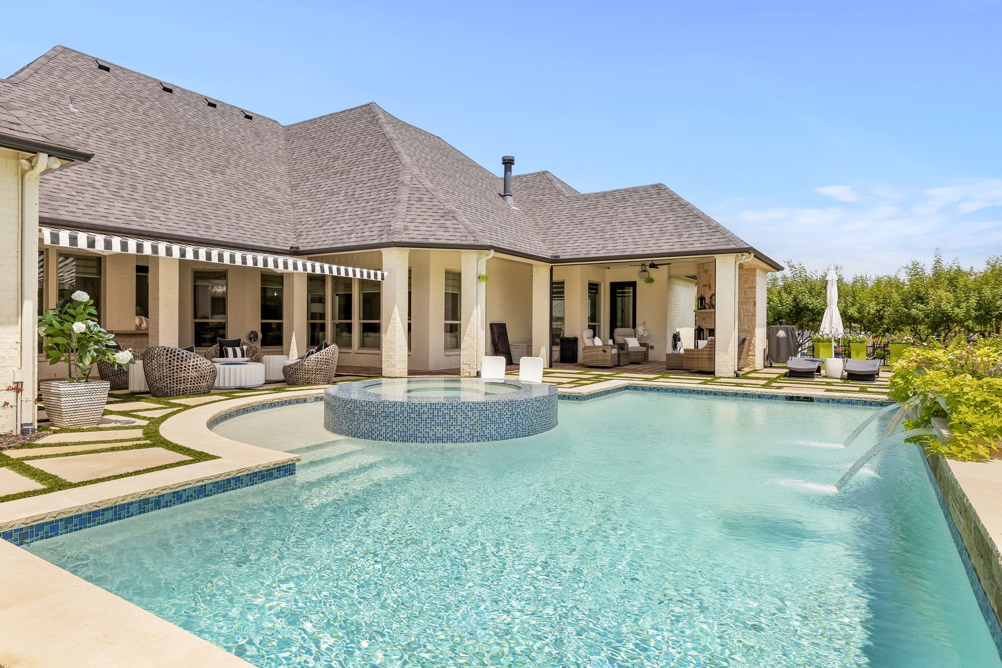 58-web-or-mls-2120 Meadow View-58.jpg