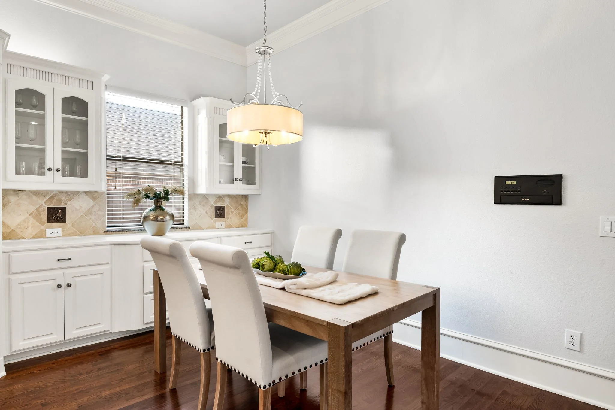 16-web-or-mls-6609 Riverhill-16.jpg