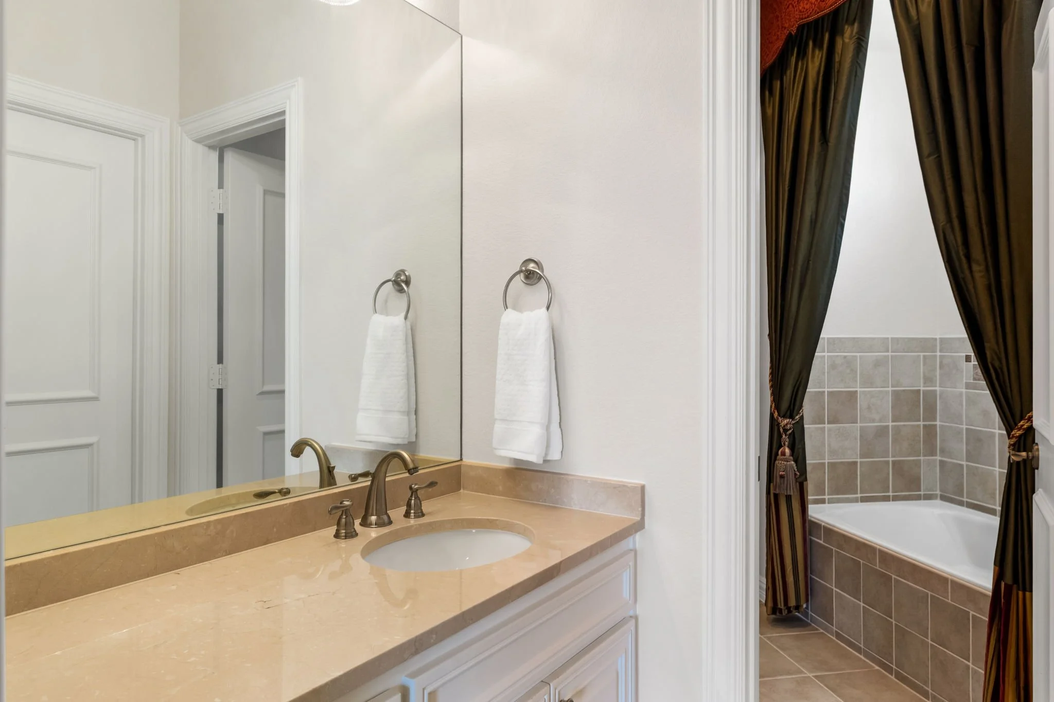 44-web-or-mls-3020 Shelton Way-44.jpg