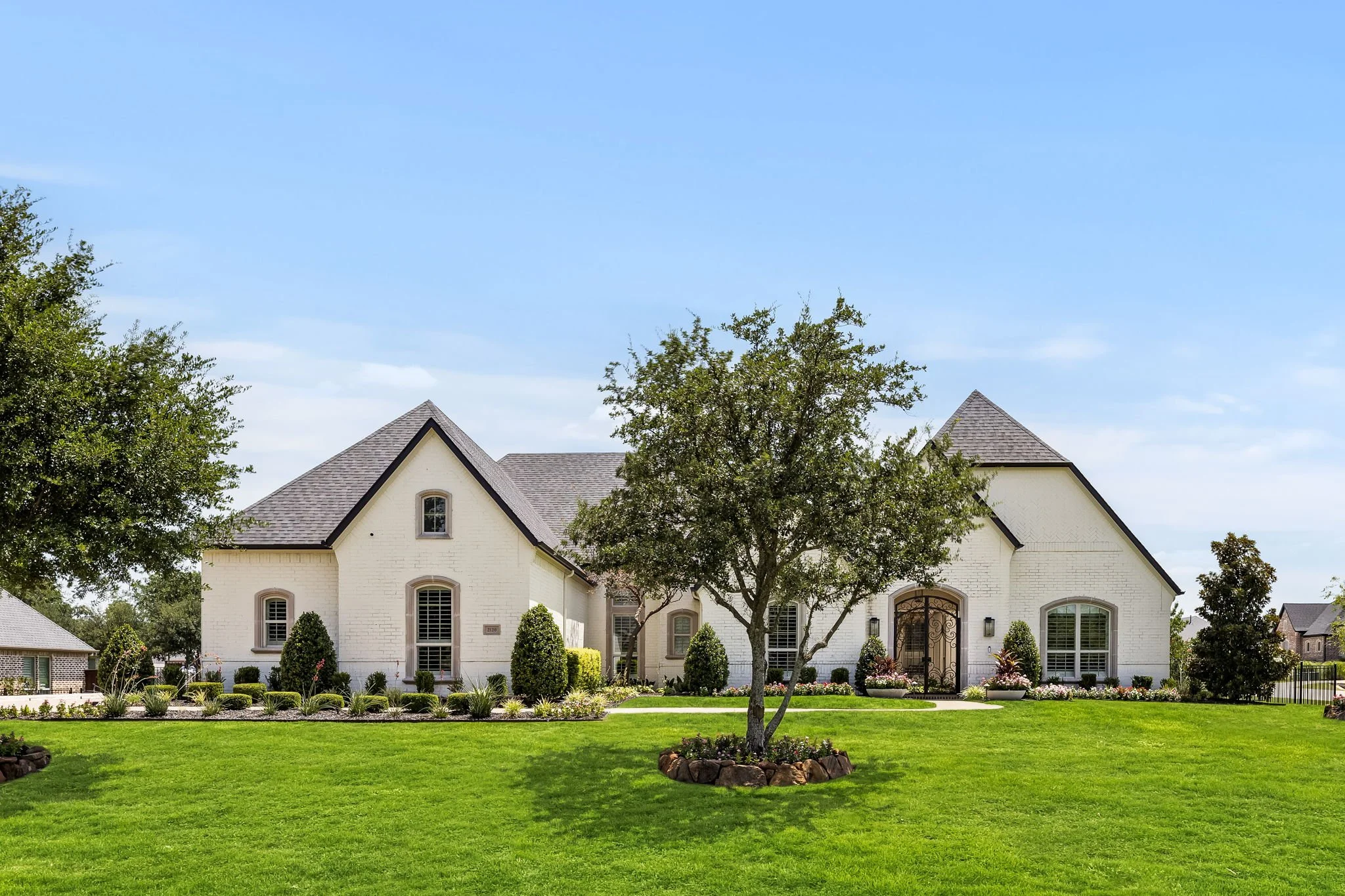 1-web-or-mls-2120 Meadow View-01.jpg