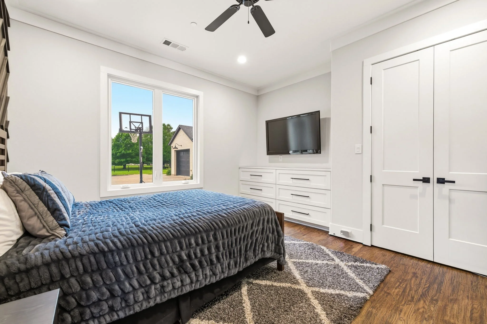 38-web-or-mls-7851 Meadow Hill-38.jpg