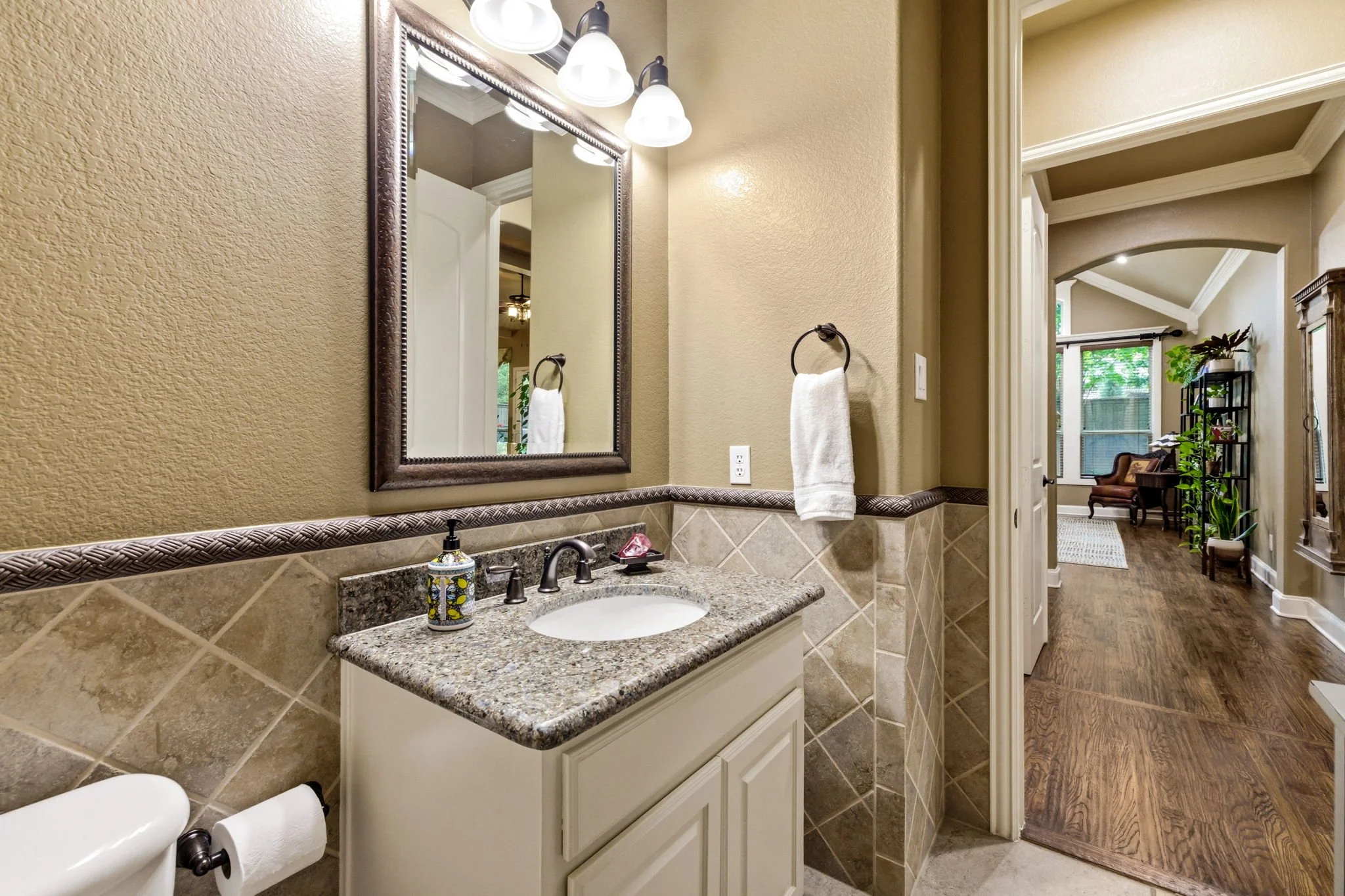 28-web-or-mls-3989 Benchmark-28.jpg