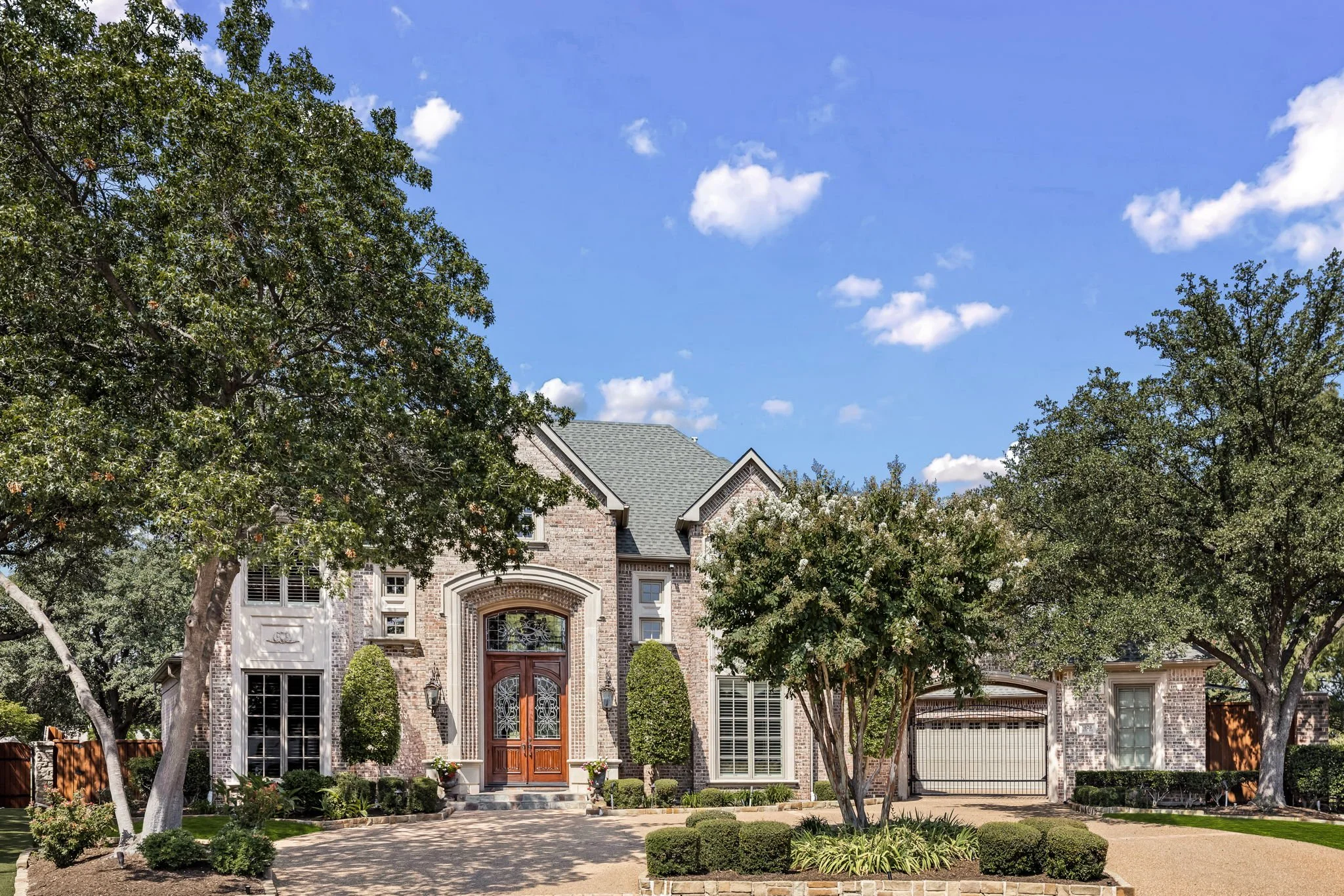 1-web-or-mls-3020 Shelton Way-01.jpg