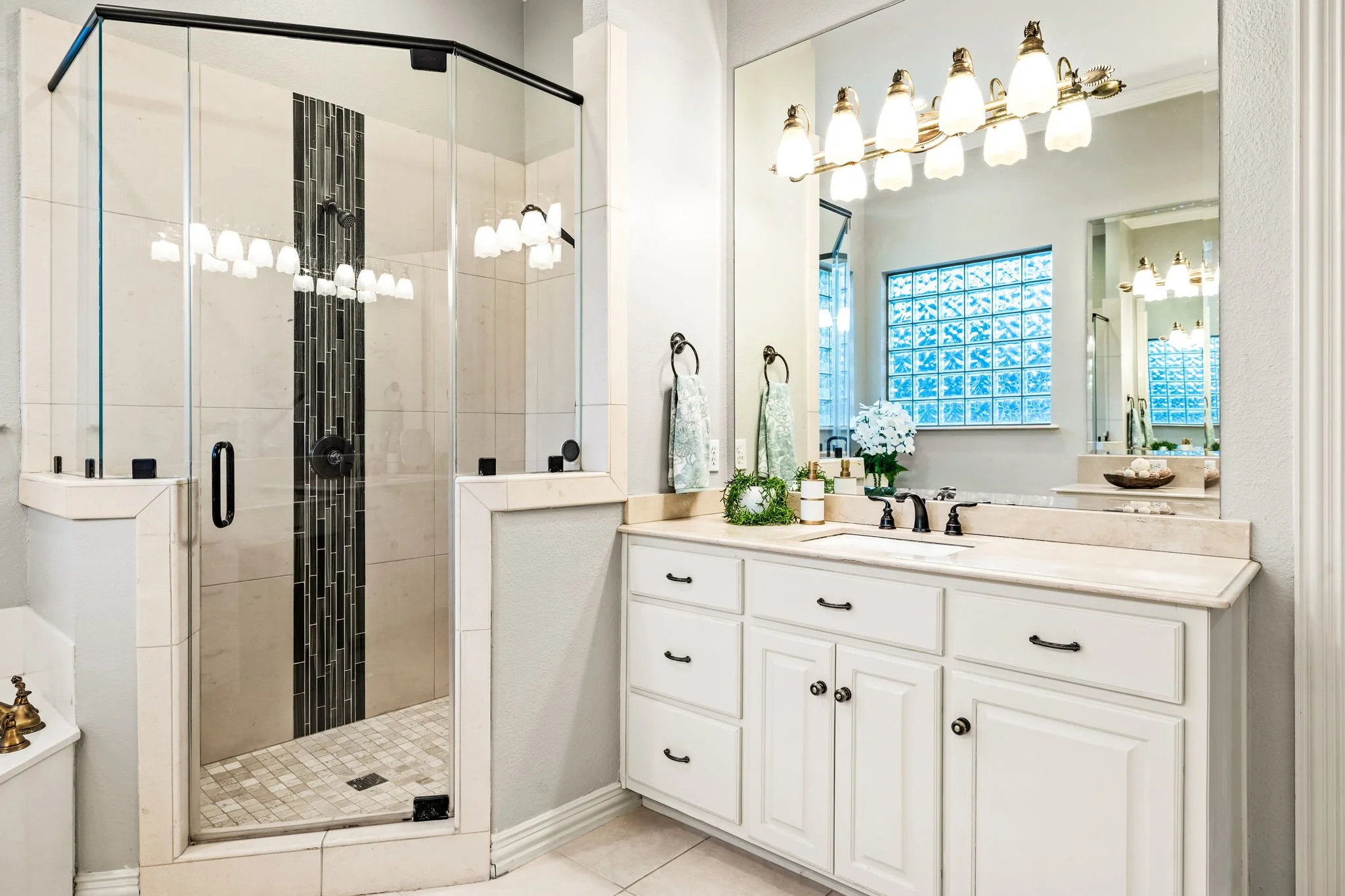 32-web-or-mls-6609 Riverhill-32.jpg