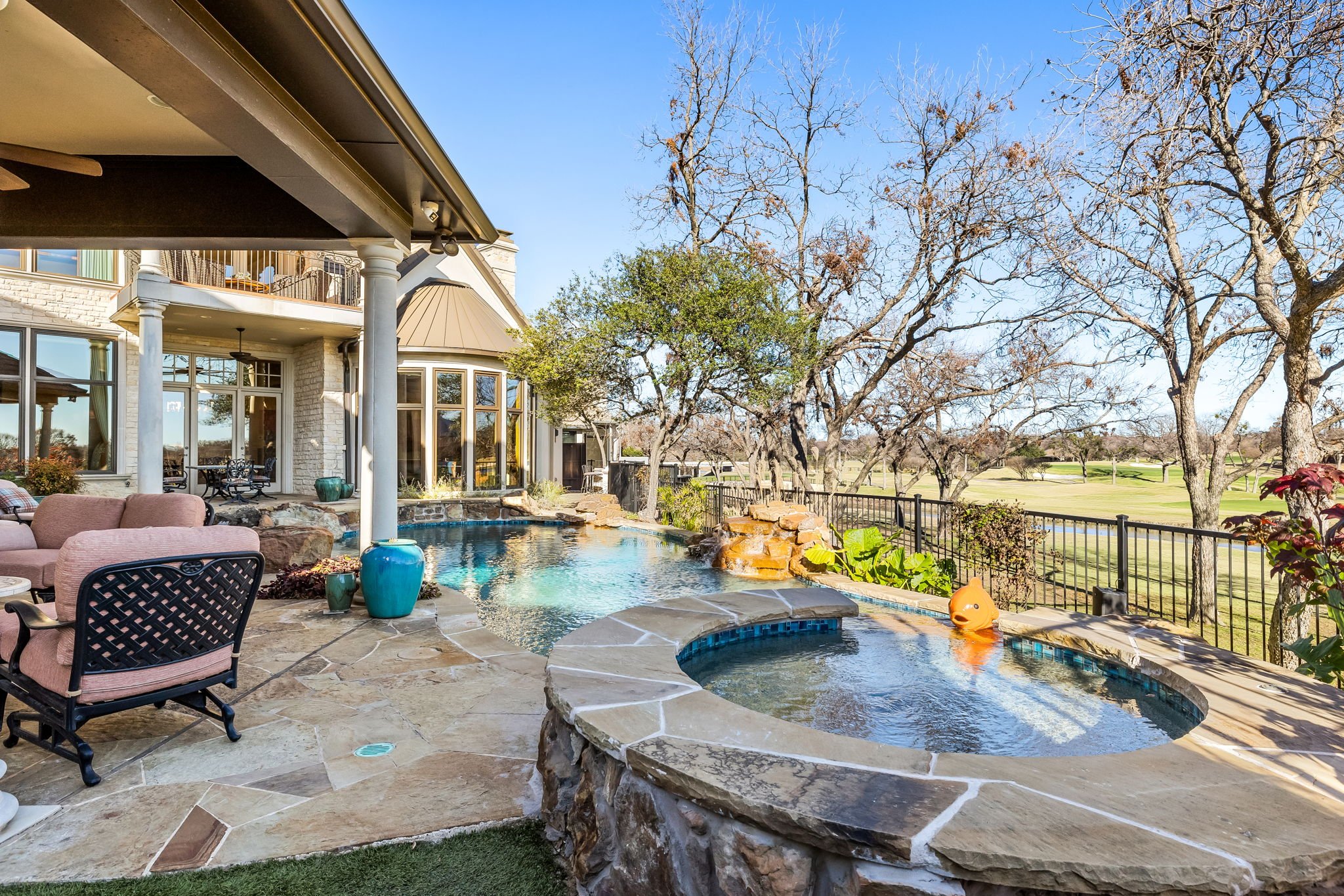 68-web-or-mls-1808 Cliffview-68.jpg