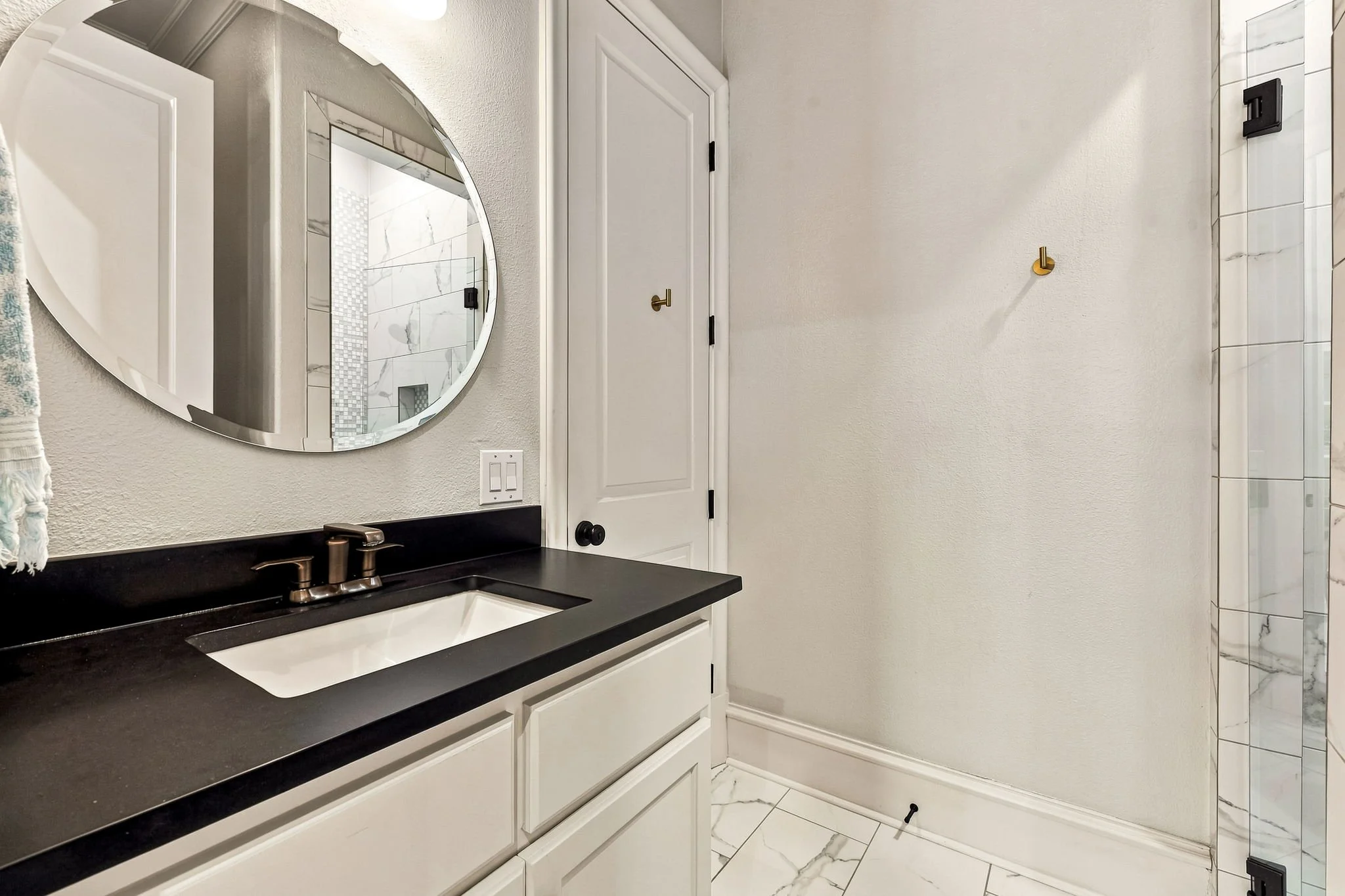 39-web-or-mls-2120 Meadow View-39.jpg