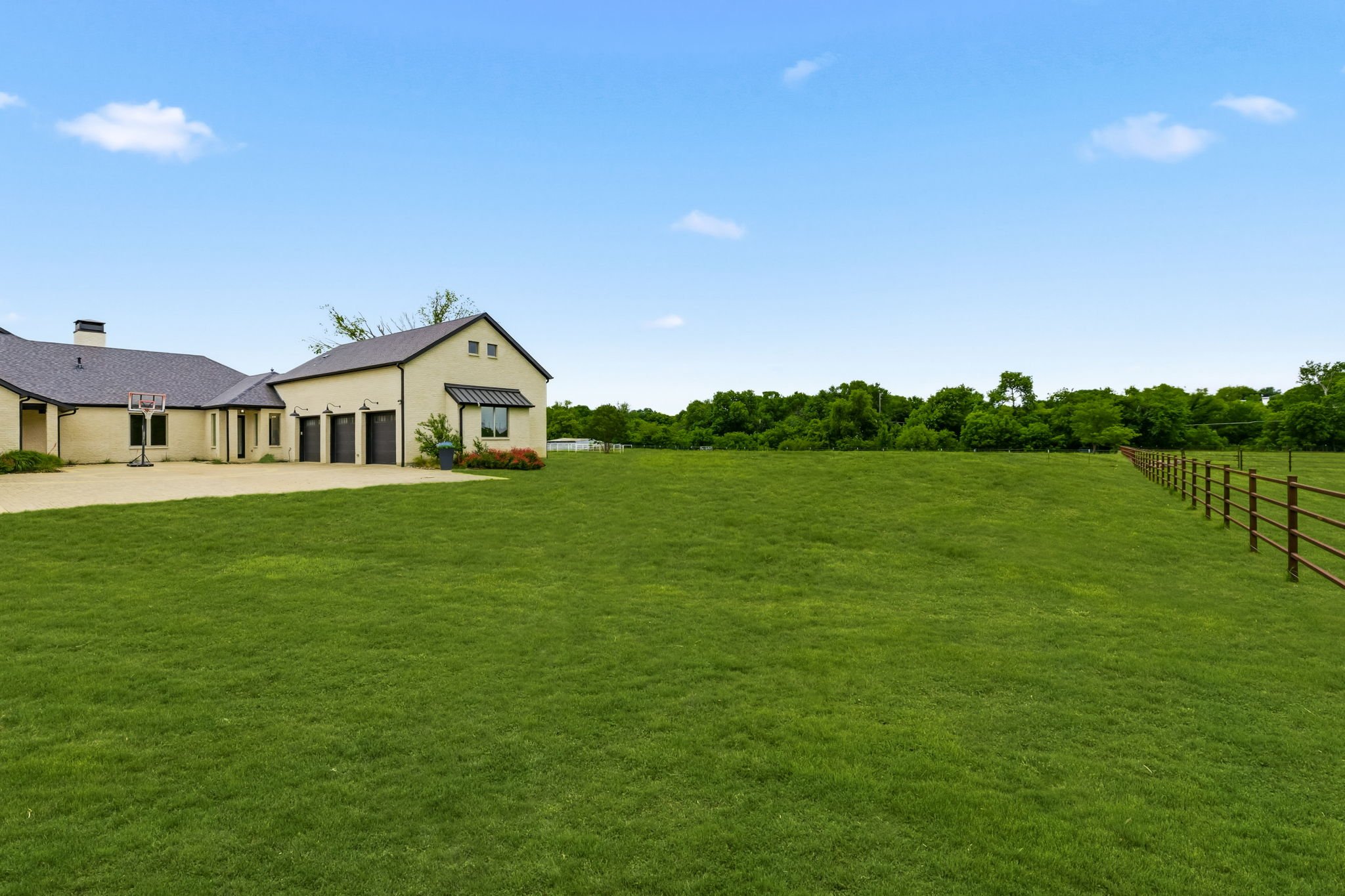 60-web-or-mls-7851 Meadow Hill-60.jpg