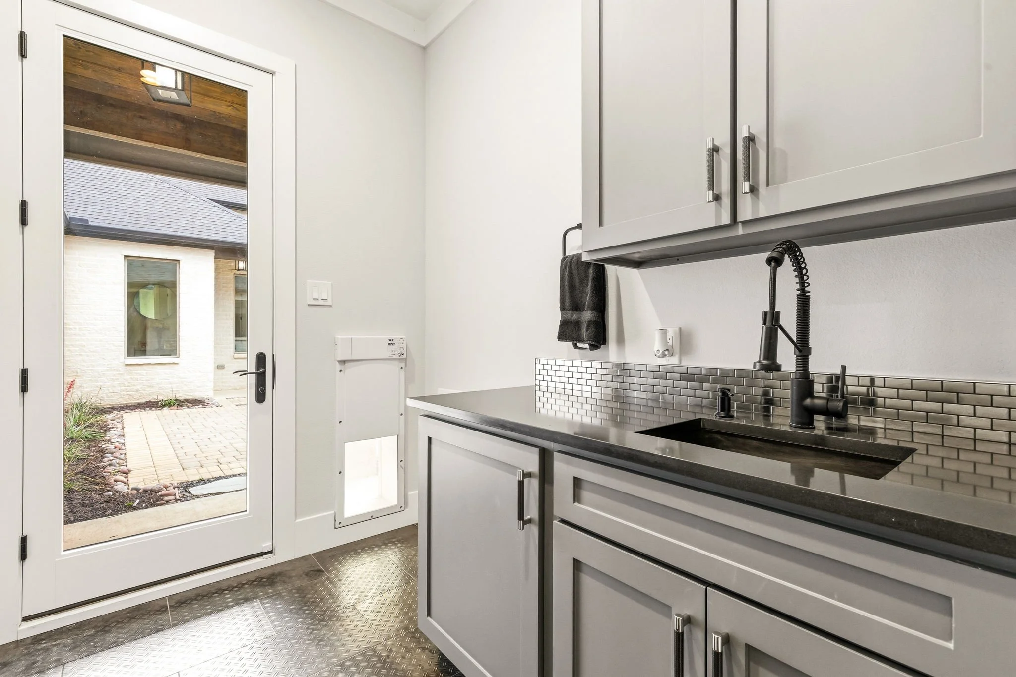 32-web-or-mls-7851 Meadow Hill-32.jpg