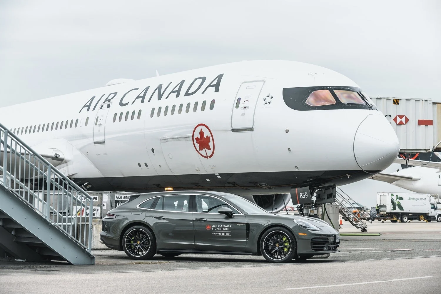 20220923_Porsche Canada_Air Canada_Vancouver YVR_SSLP-51050.jpg