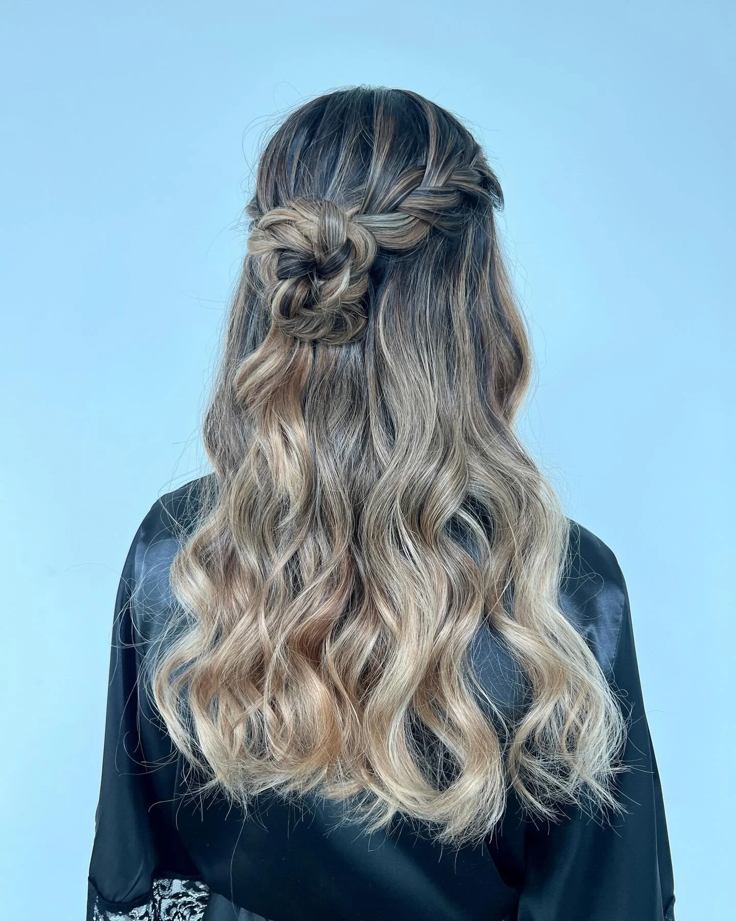 Cute wee half up for a brides sister 🤍