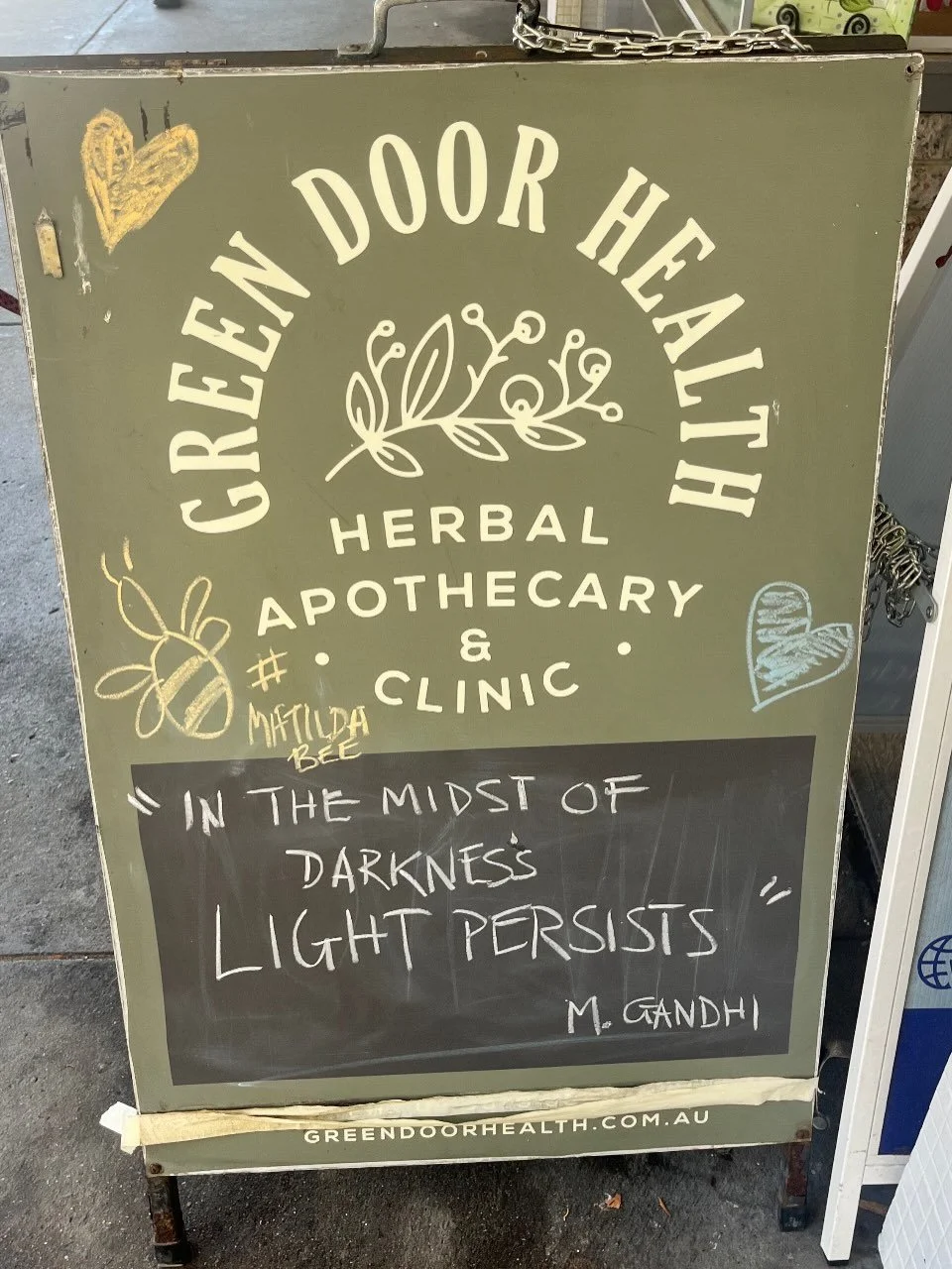 Someone keeps moving my sign! Must be doing something right ?!!! 🤣🤣🤣
✨✨✨✨✨✨✨✨✨✨✨✨
&ldquo;In the midst of darkness light persists&rdquo;
M.Gandhi 
✨✨✨✨✨✨✨✨✨✨✨✨
#supportyourlocal #naturopath #monavale #lookupyouareoncamera