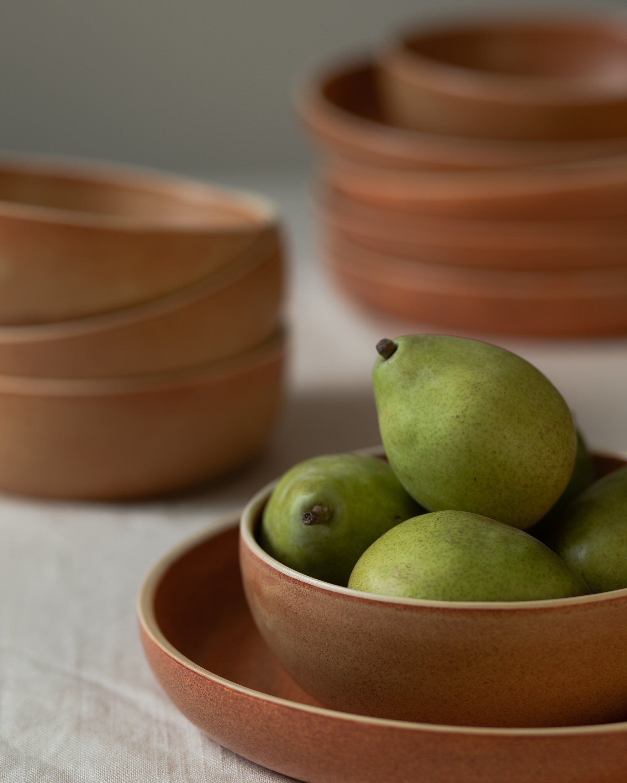 Pears in a small ceramic bowl