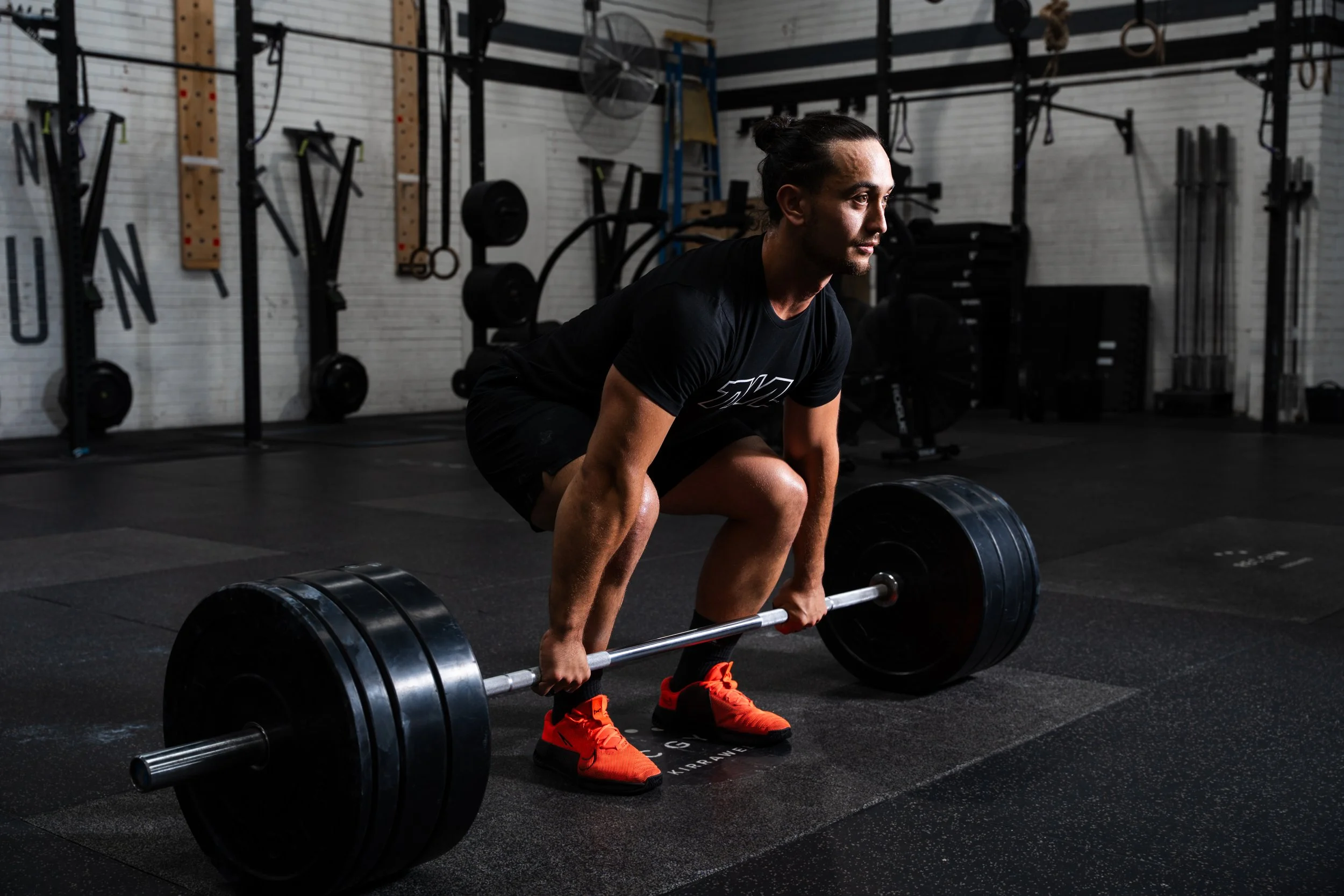 destry-crossfit-athlete-deadlift-heavy-barbell-gym-video.jpg