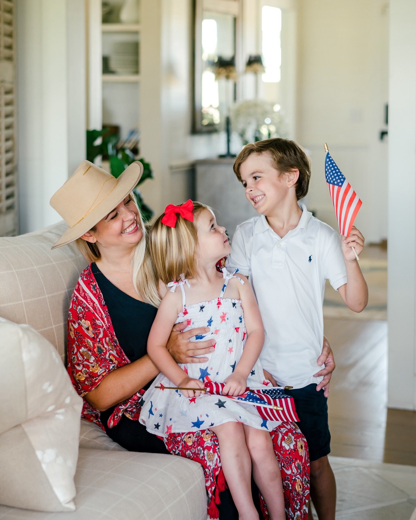 Kick off summer with a memorable Memorial Day getaway! 🇺🇸 Book now to secure your spot in one of our luxury properties and make the most of the long weekend.

📸@ellenreneephotos
____
#vacationrentals #shorttermrentals #staycations #uniquestays #ro