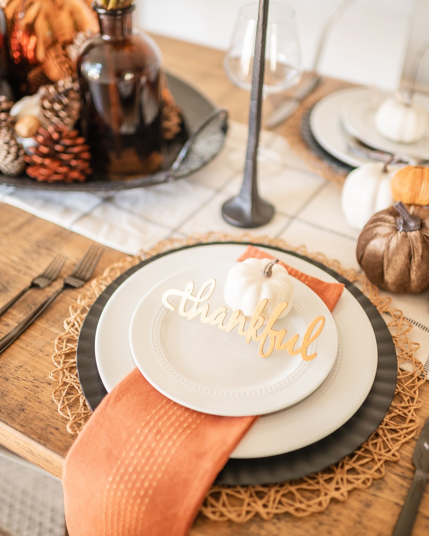 Happy Thanksgiving from HOSTIE! 🍂 Today, we&rsquo;re filled with gratitude&mdash;not only for the memories created in our spaces but also for the incredible team that makes it all happen and the homeowners who trust us to host their beautiful proper