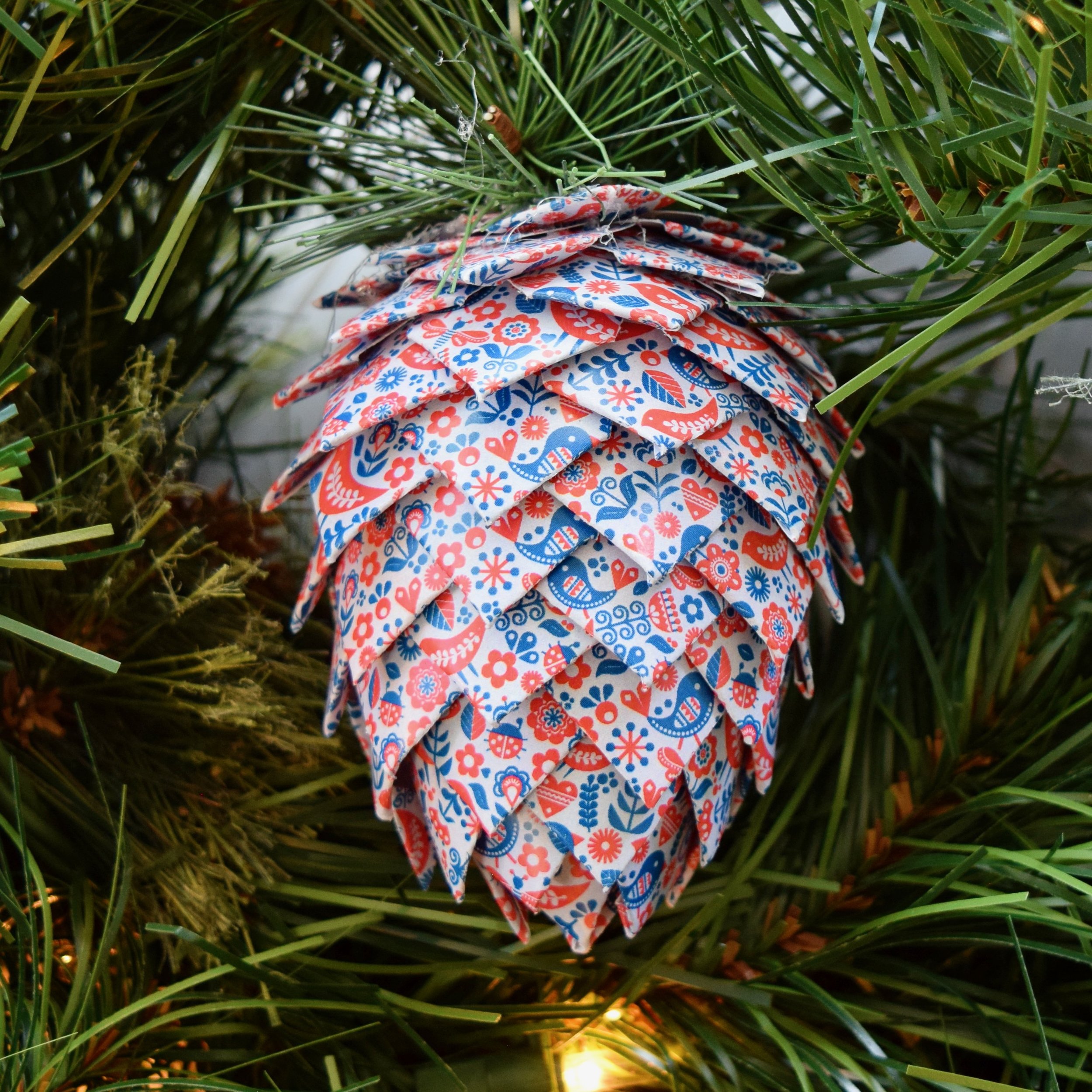bird flowers red blue pinecone.jpeg
