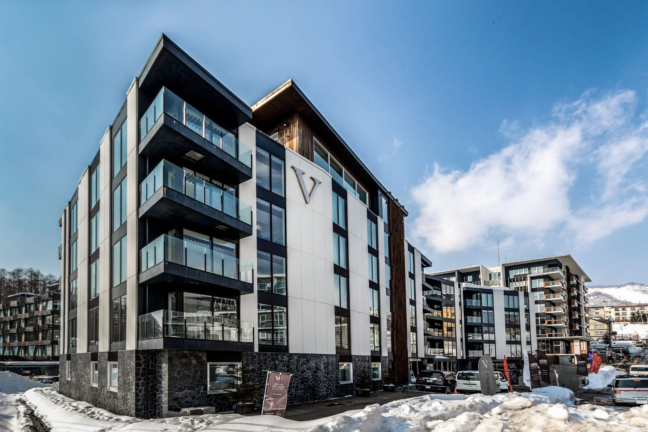 TVN_01_Main Entrance.jpg